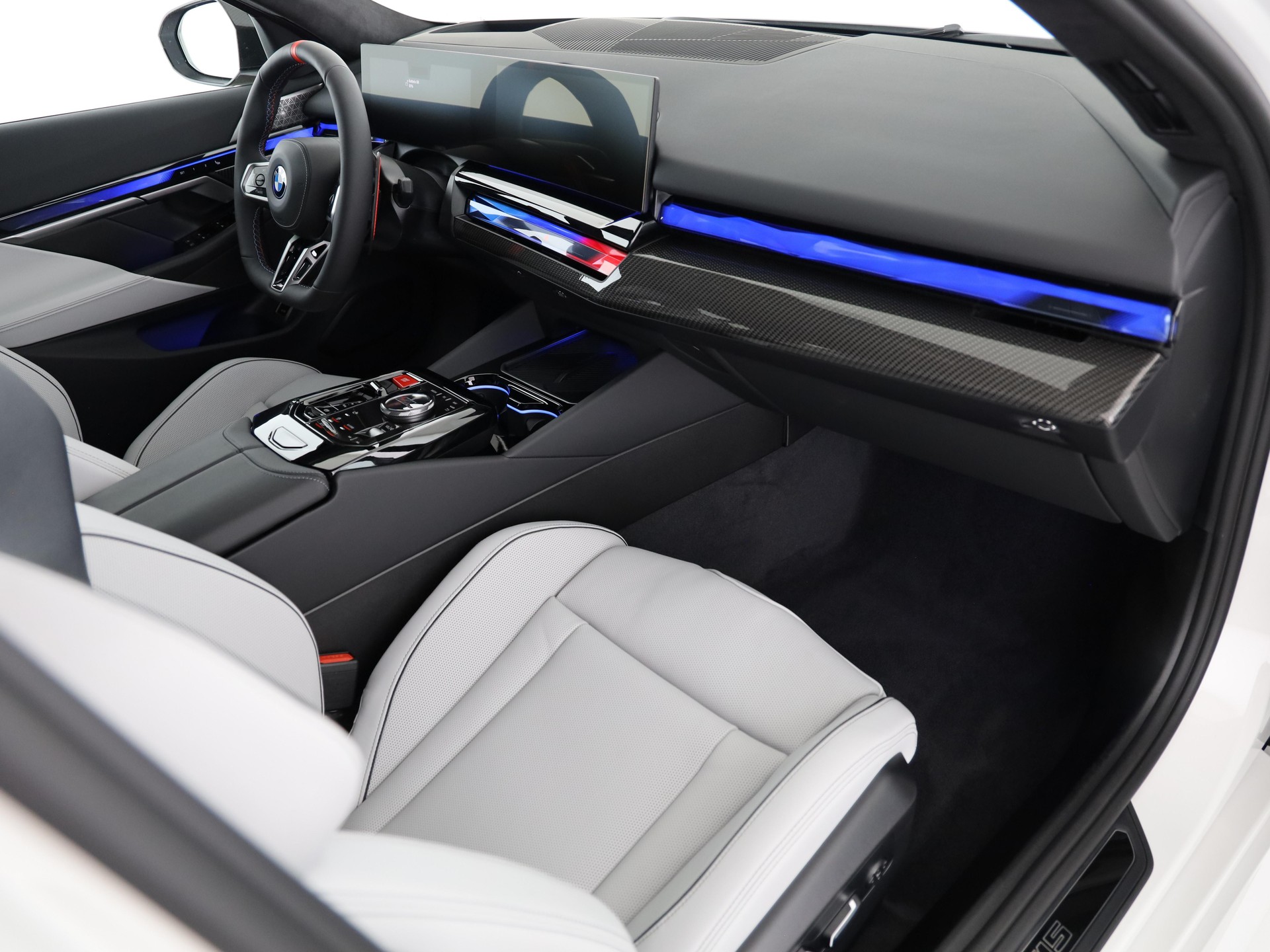 BMW M5 xDrive-image-19