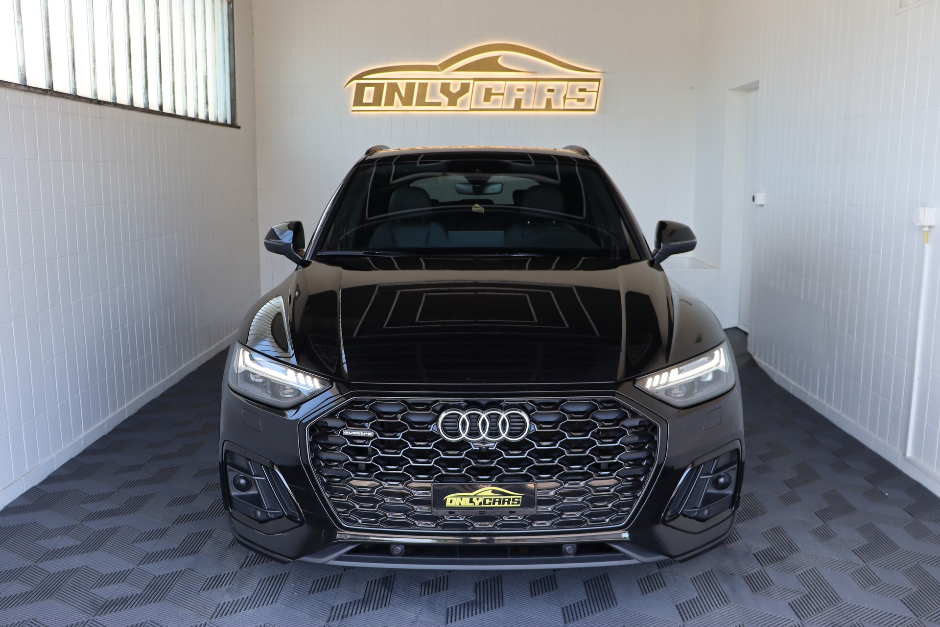 AUDI Q5 Sportback 40 TDI Blackedition quattro S-tronic-image-1
