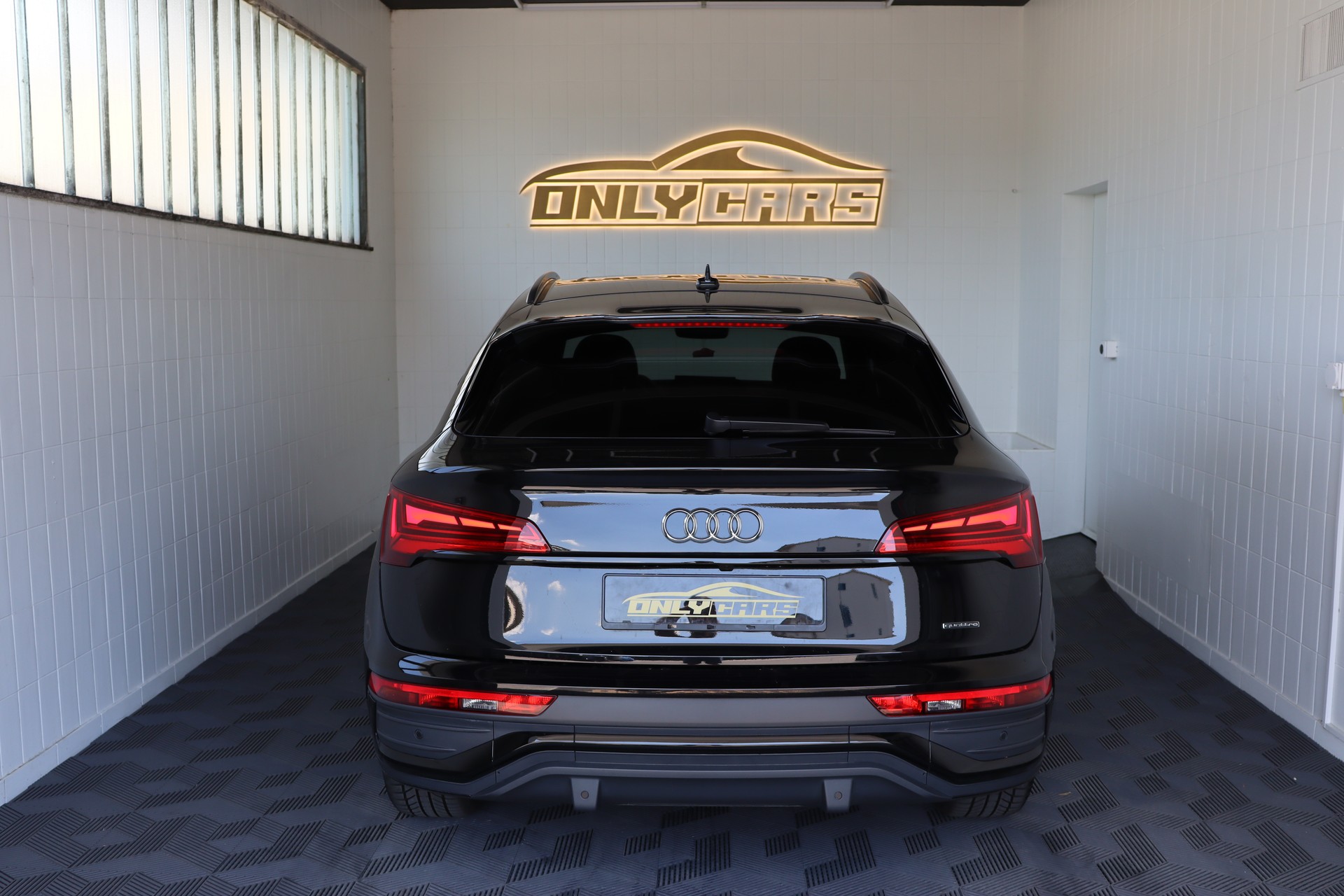 AUDI Q5 Sportback 40 TDI Blackedition quattro S-tronic-image-7