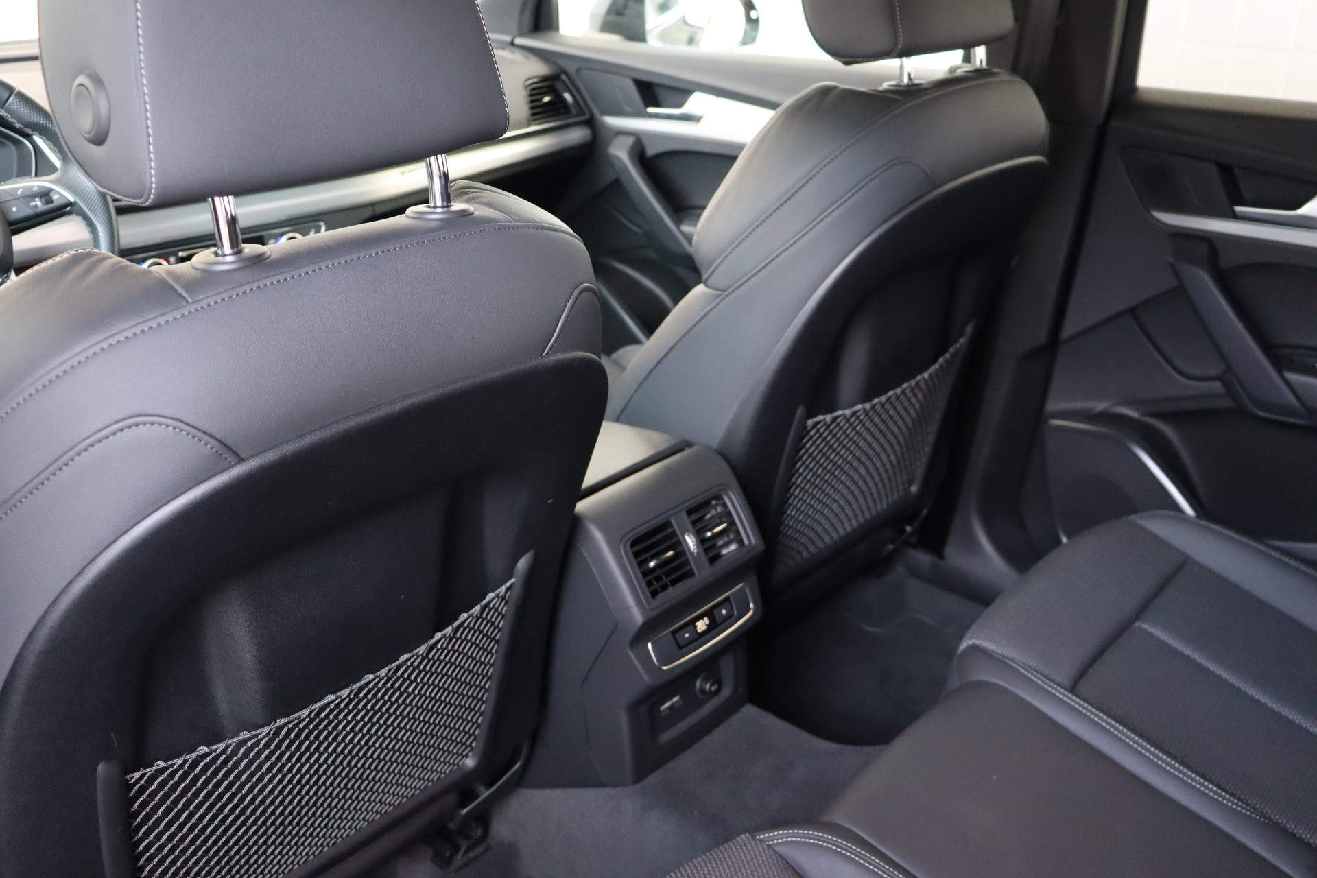AUDI Q5 Sportback 40 TDI Blackedition quattro S-tronic-image-10