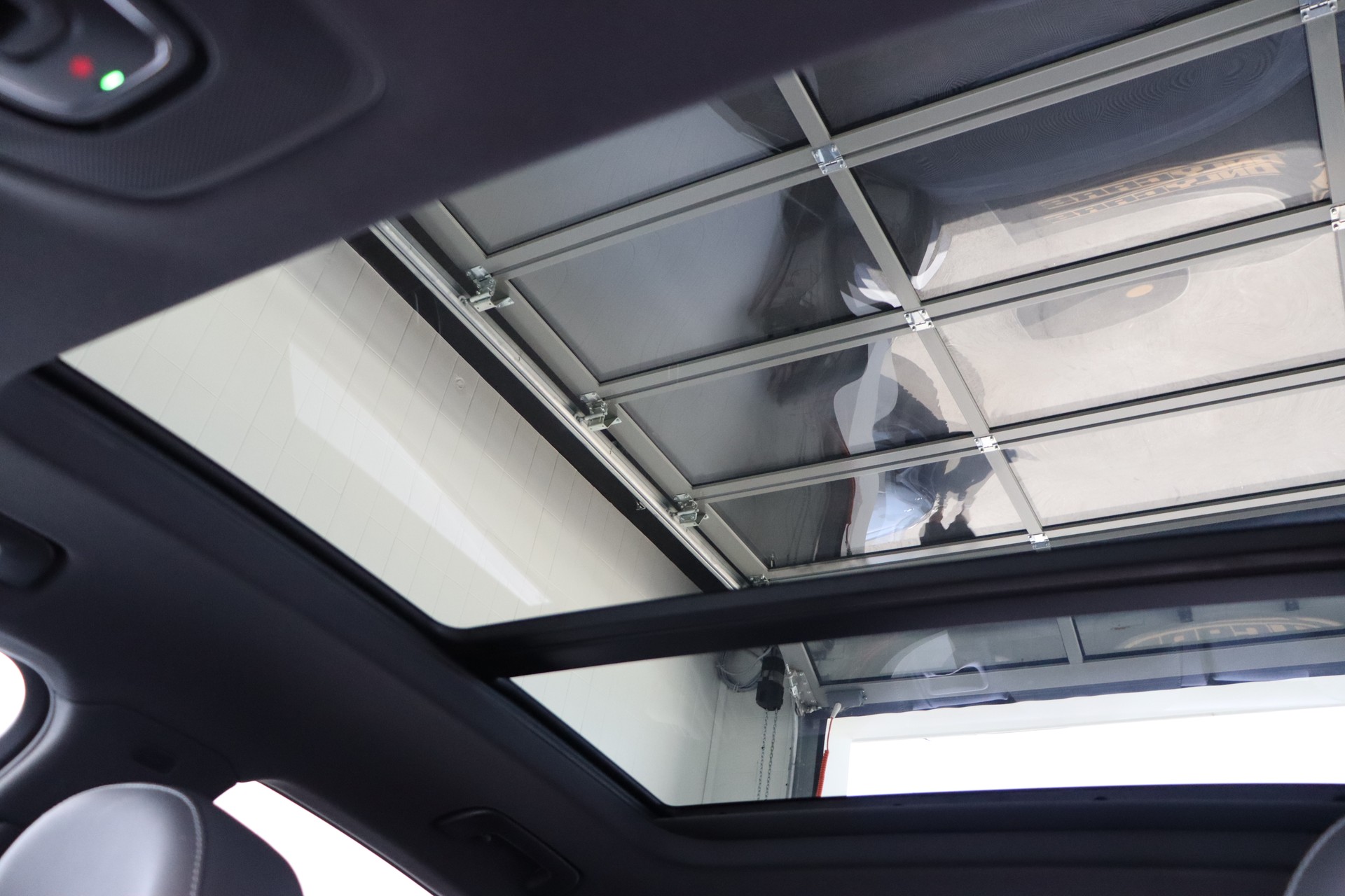 AUDI Q5 Sportback 40 TDI Blackedition quattro S-tronic-image-22