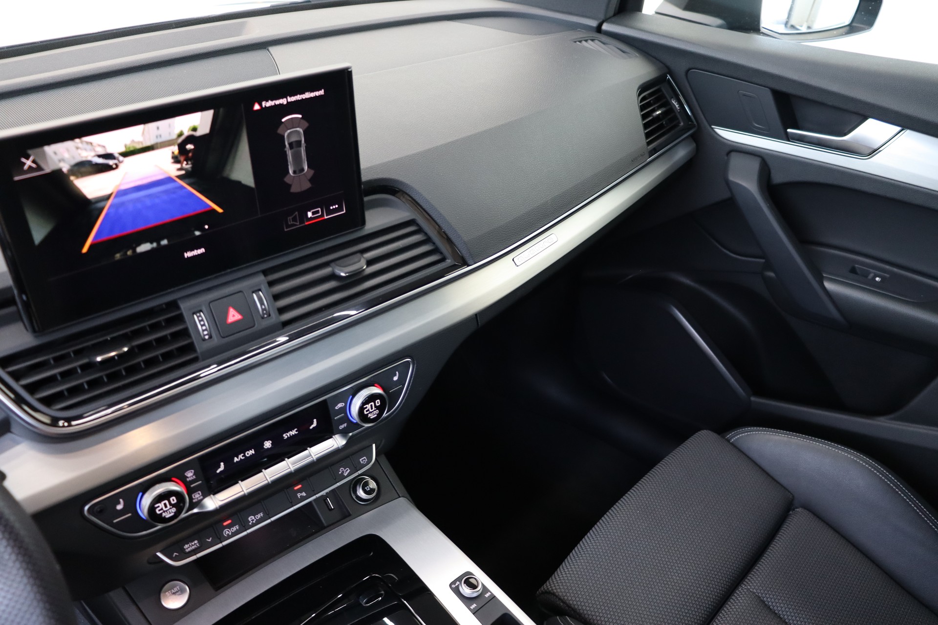AUDI Q5 Sportback 40 TDI Blackedition quattro S-tronic-image-20