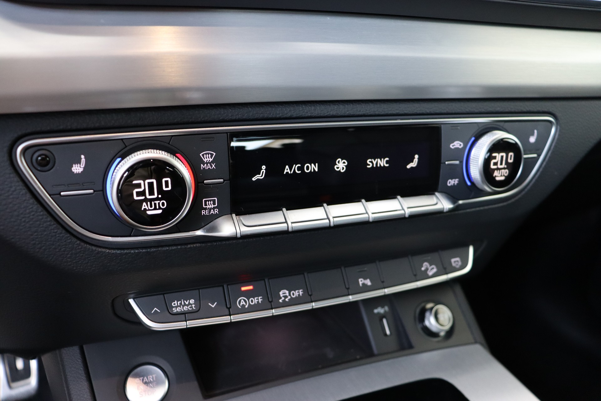 AUDI Q5 Sportback 40 TDI Blackedition quattro S-tronic-image-16