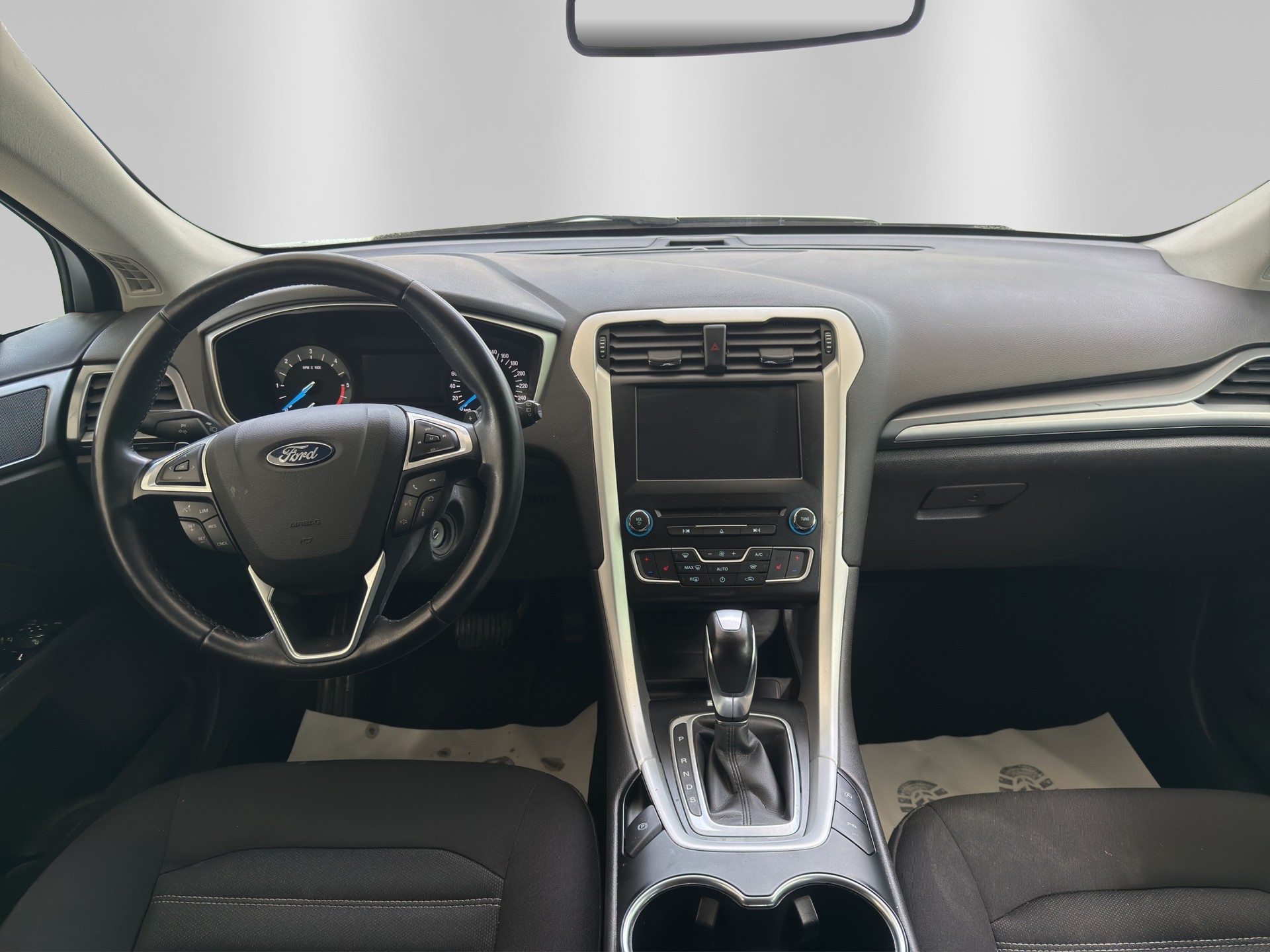 FORD Mondeo 2.0 TDCi Business Plus PowerShift-image-8