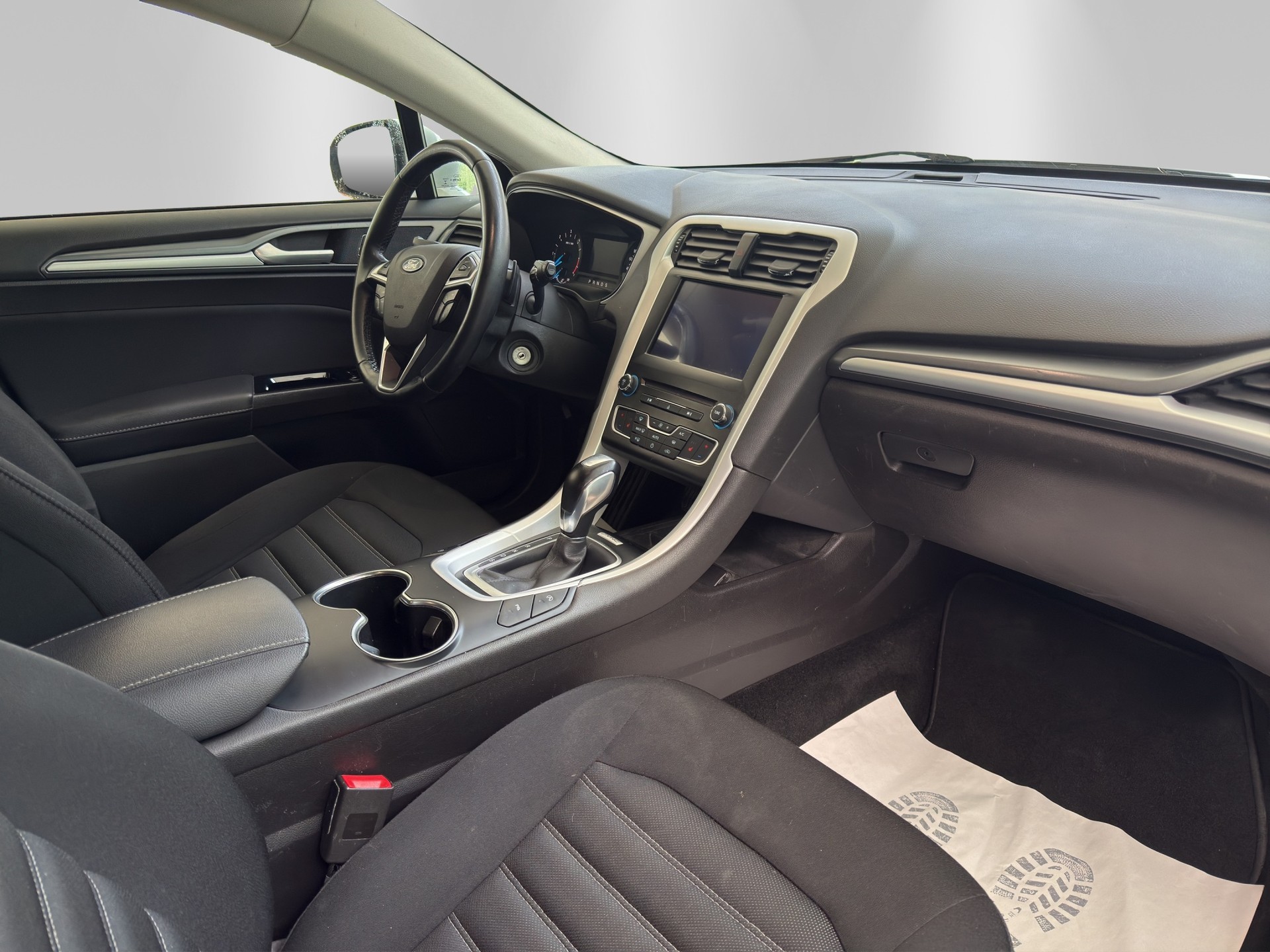 FORD Mondeo 2.0 TDCi Business Plus PowerShift-image-12