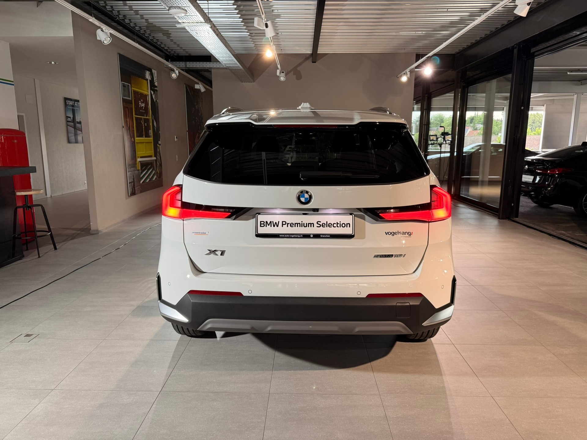 BMW X1 sDrive 18i-image-11