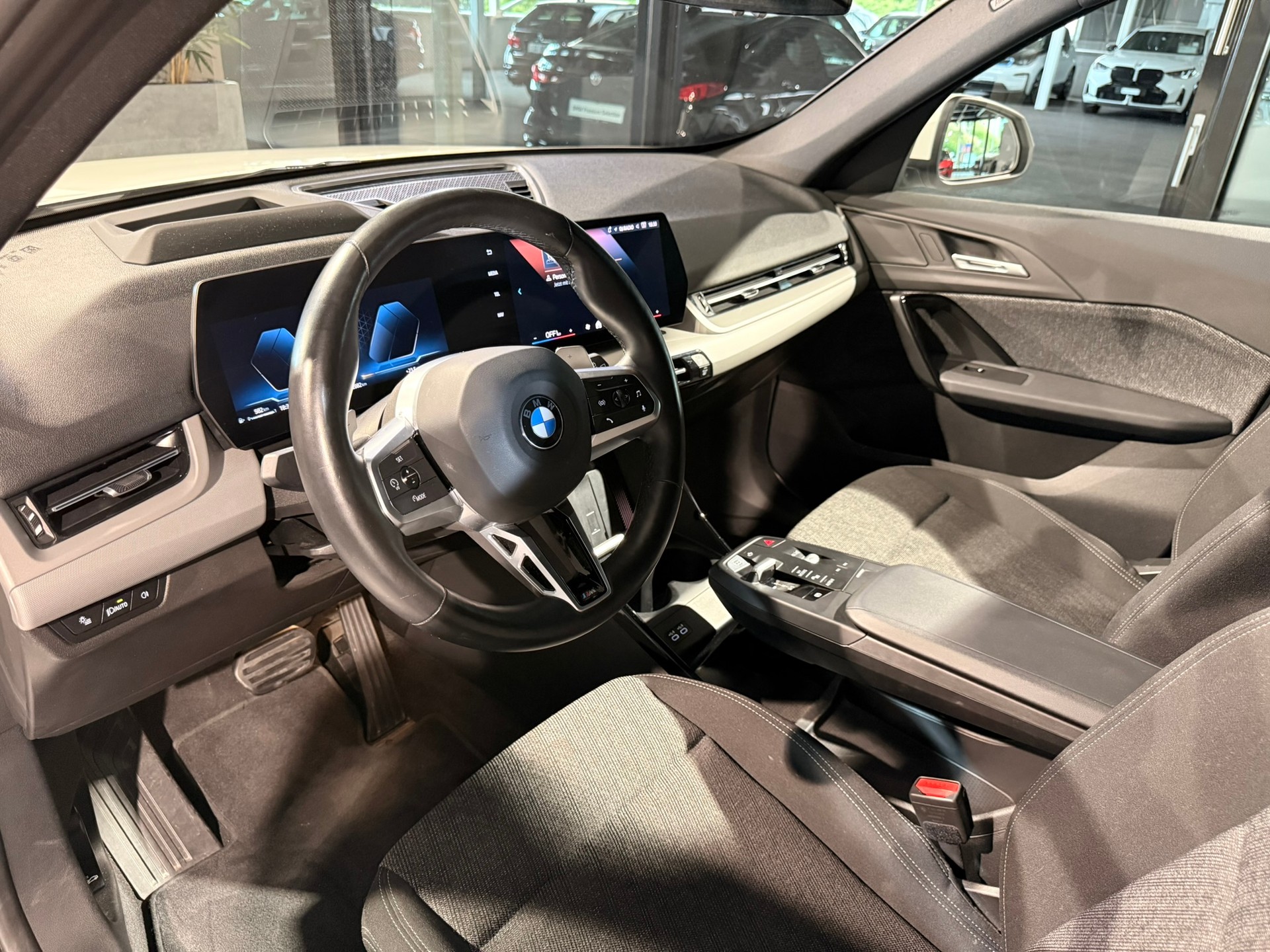 BMW X1 sDrive 18i-image-25