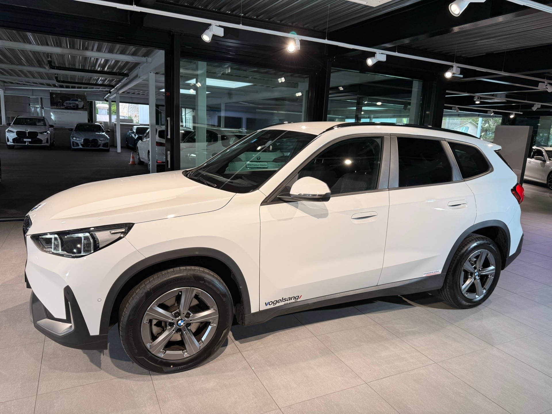 BMW X1 sDrive 18i-image-1