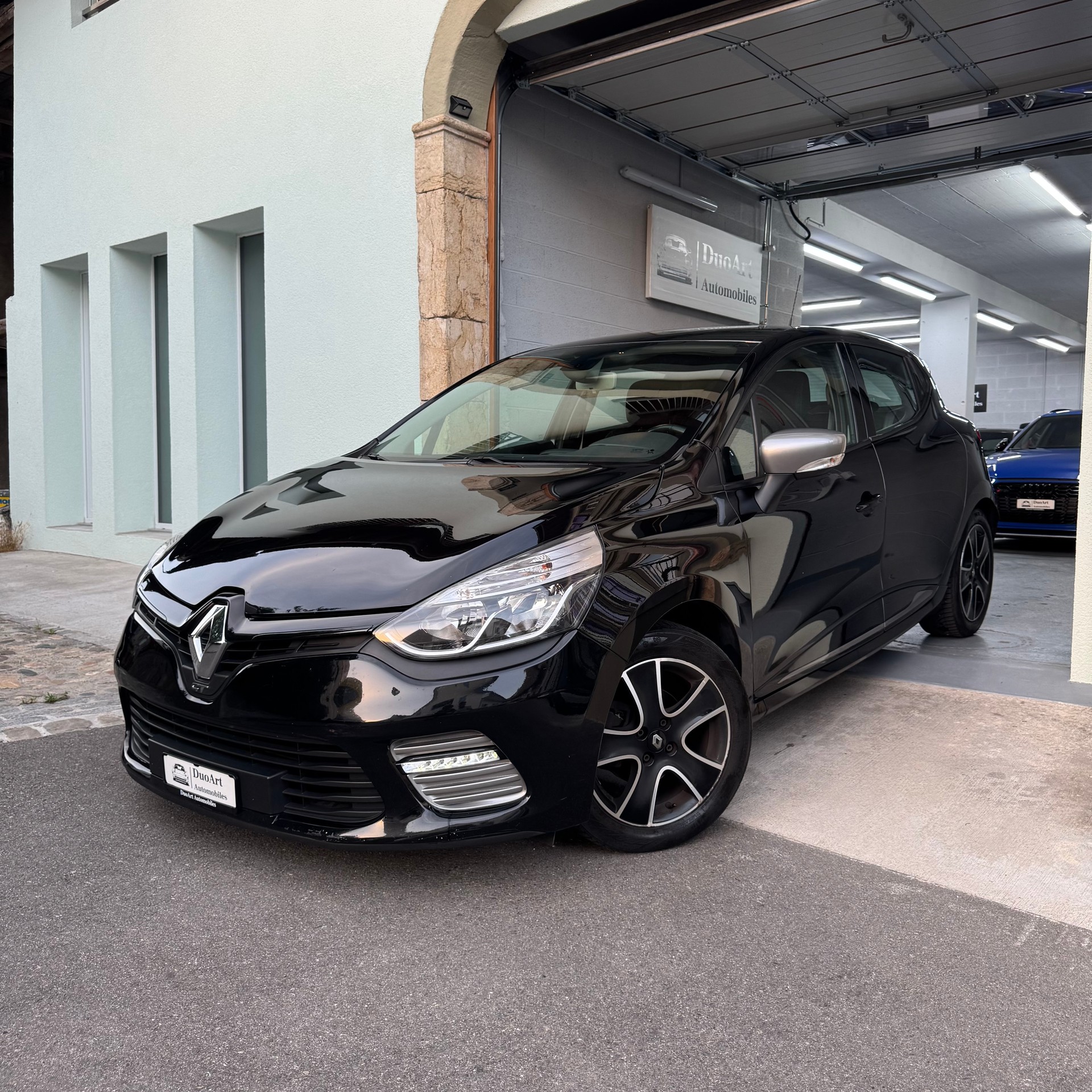 RENAULT Clio 1.2 16V T GT EDC-image-0