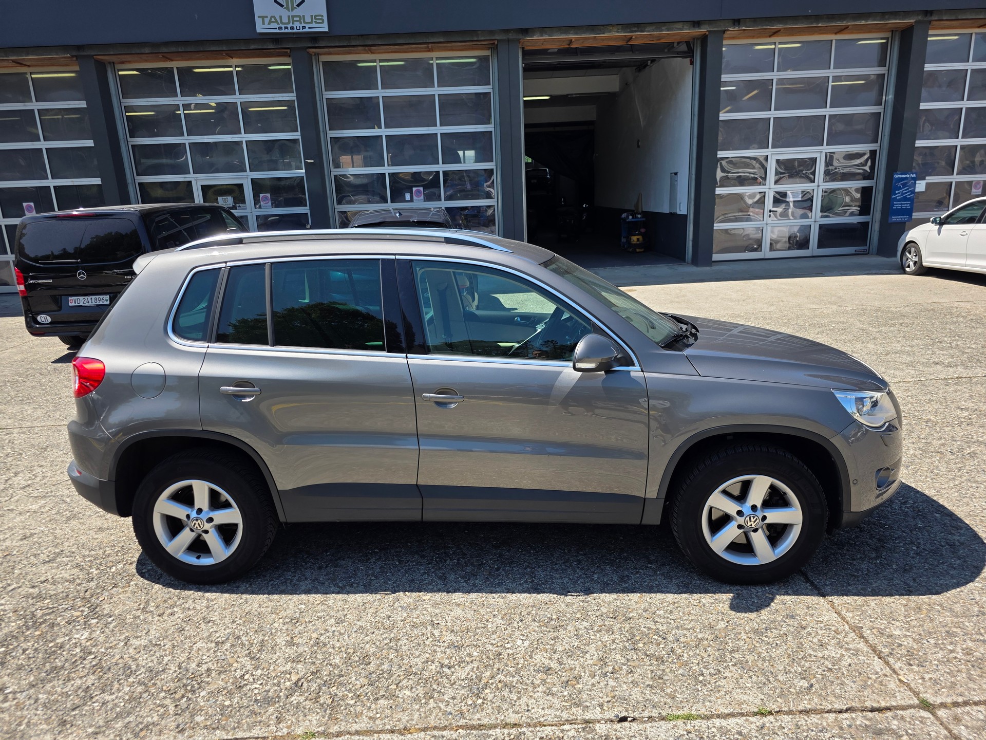 VW Tiguan 2.0 TSI Sport&Style Tiptronic-image-5