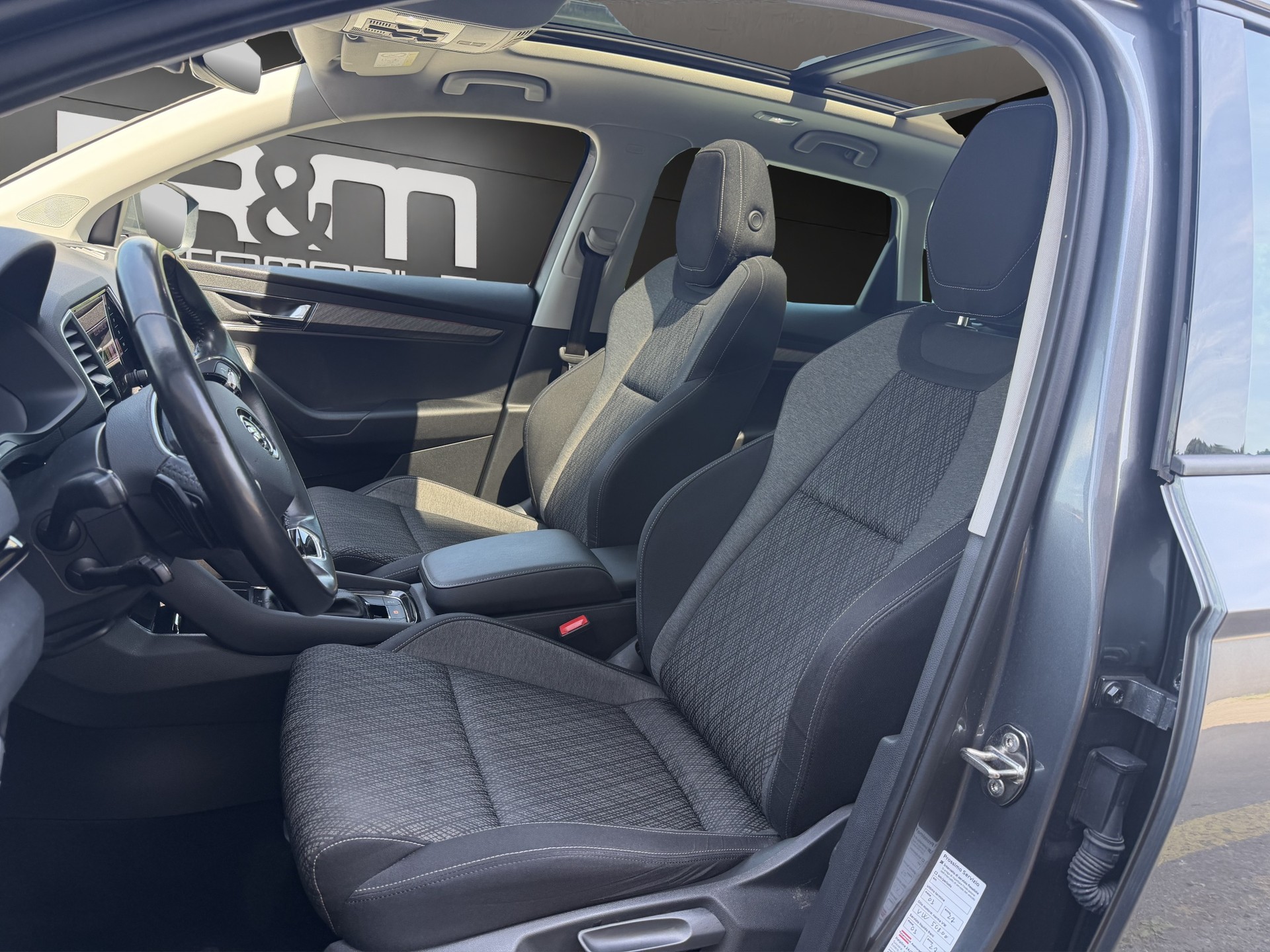 SKODA Karoq 2.0 TDI CR Style 4x4 DSG-image-8