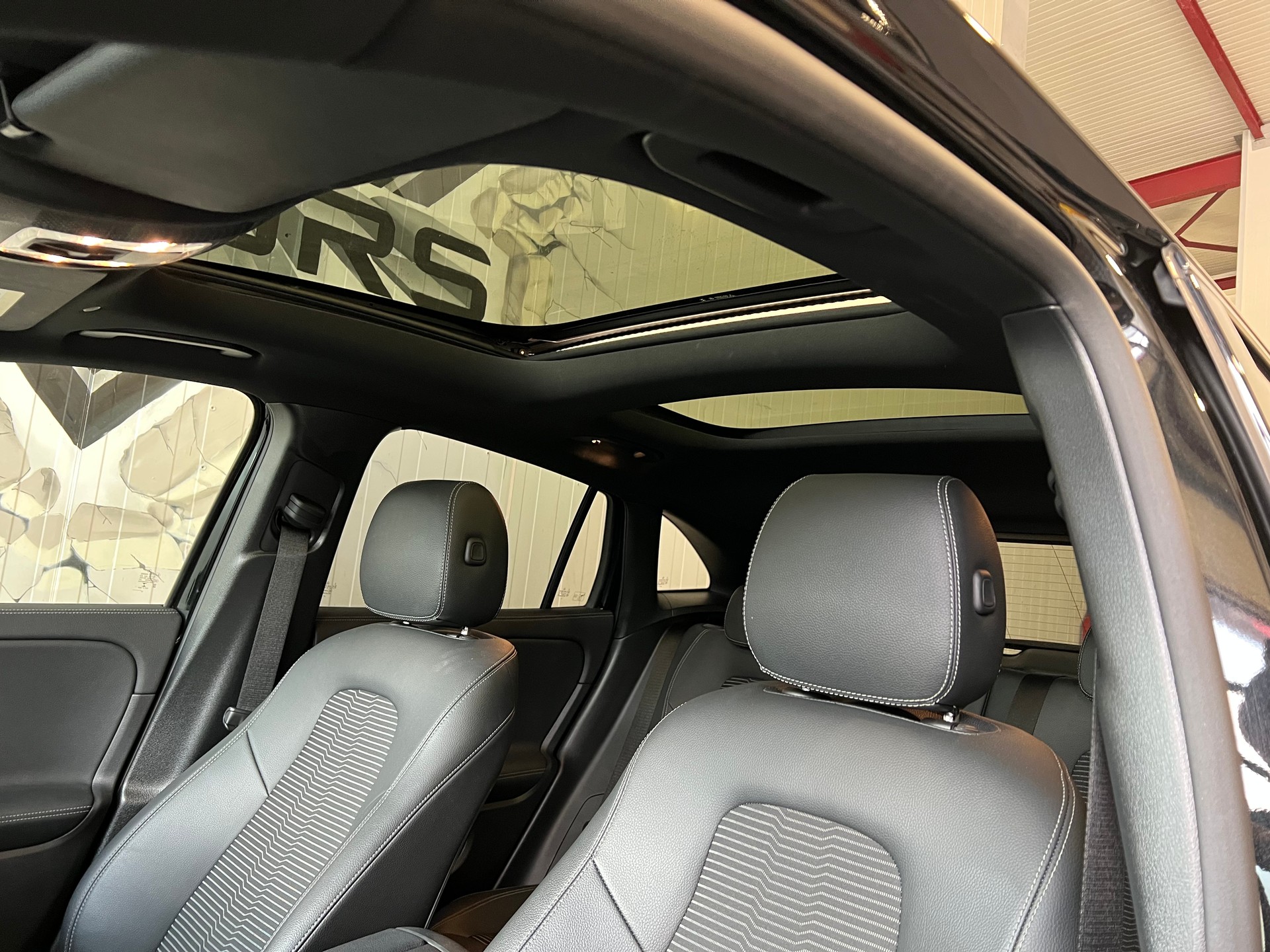 MERCEDES-BENZ GLA 200 Progressive 7G-DCT-image-14