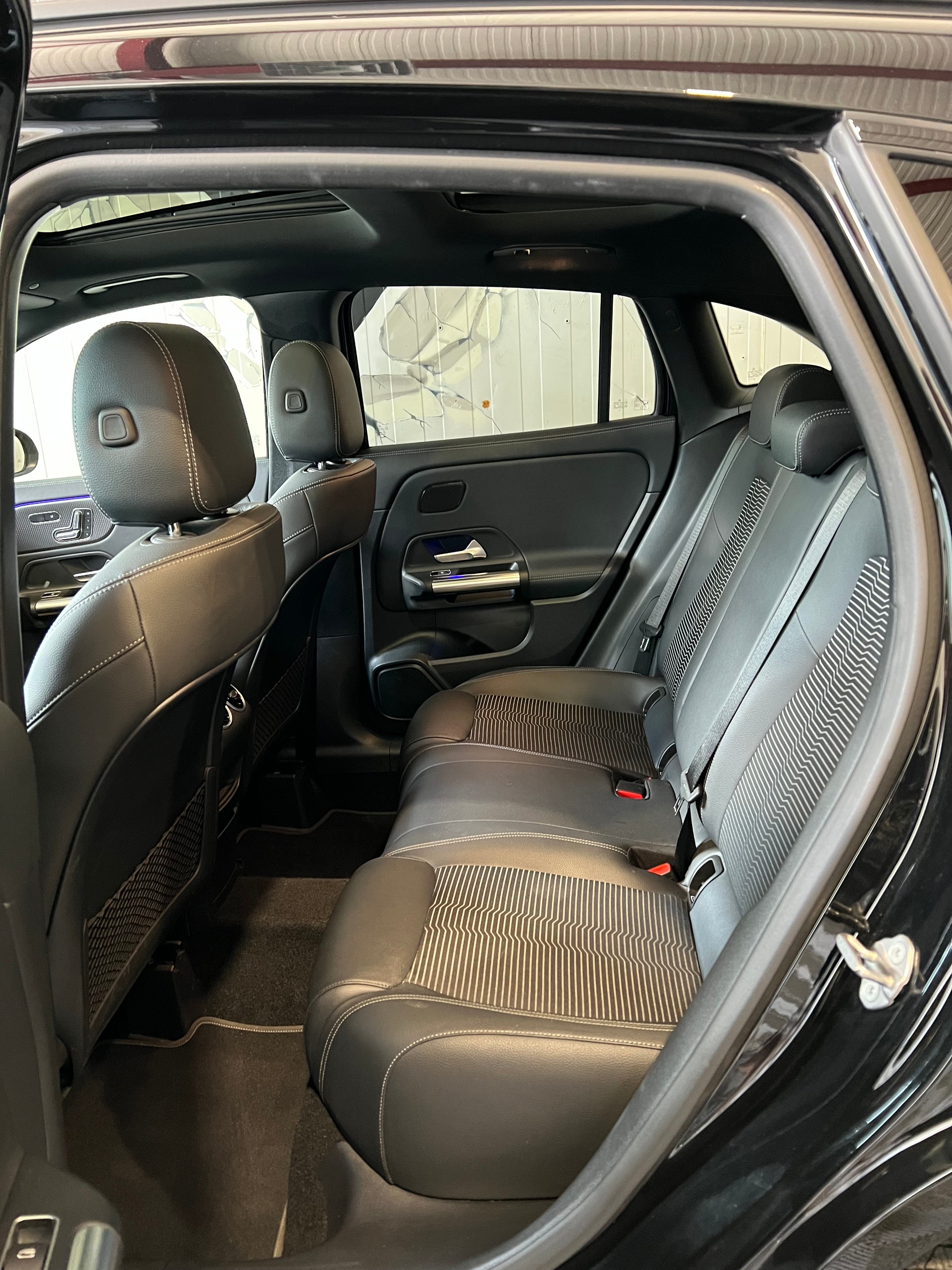 MERCEDES-BENZ GLA 200 Progressive 7G-DCT-image-15