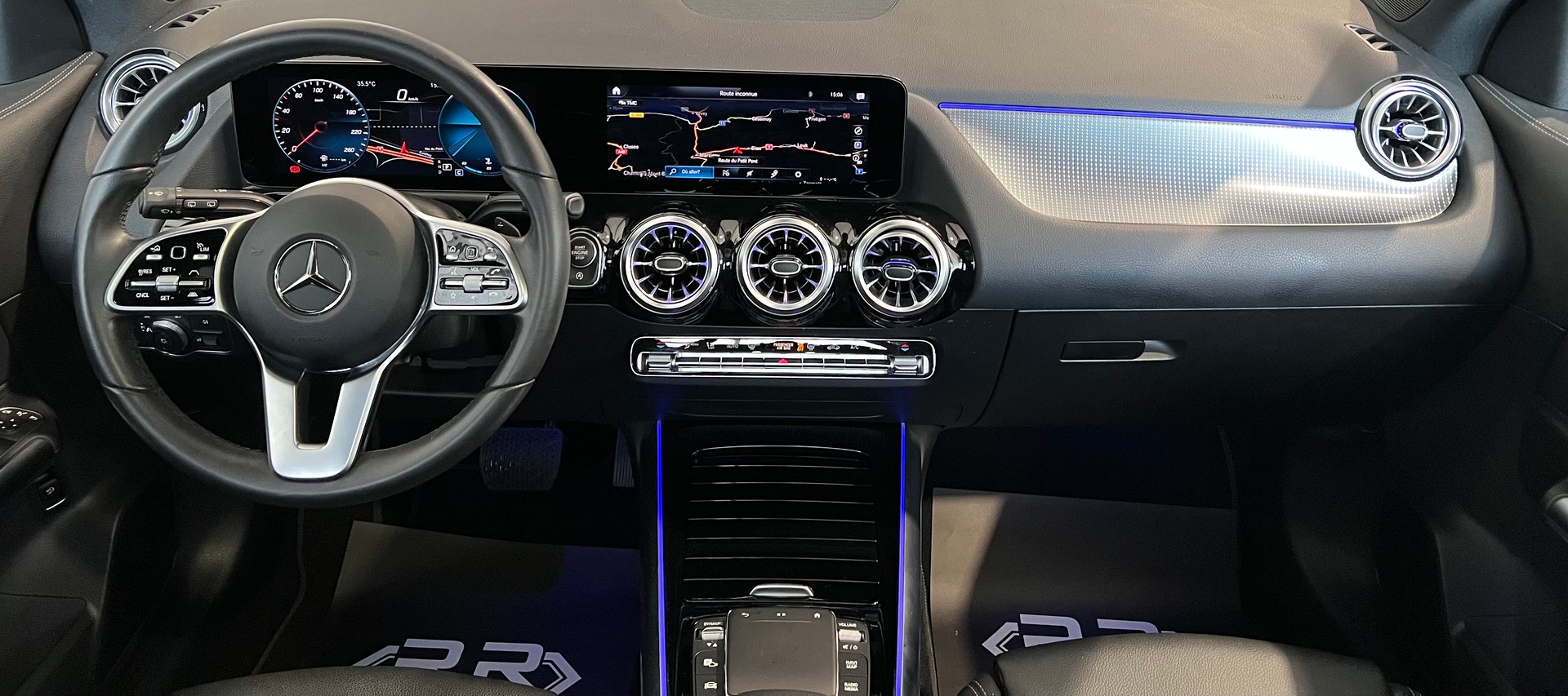 MERCEDES-BENZ GLA 200 Progressive 7G-DCT-image-8