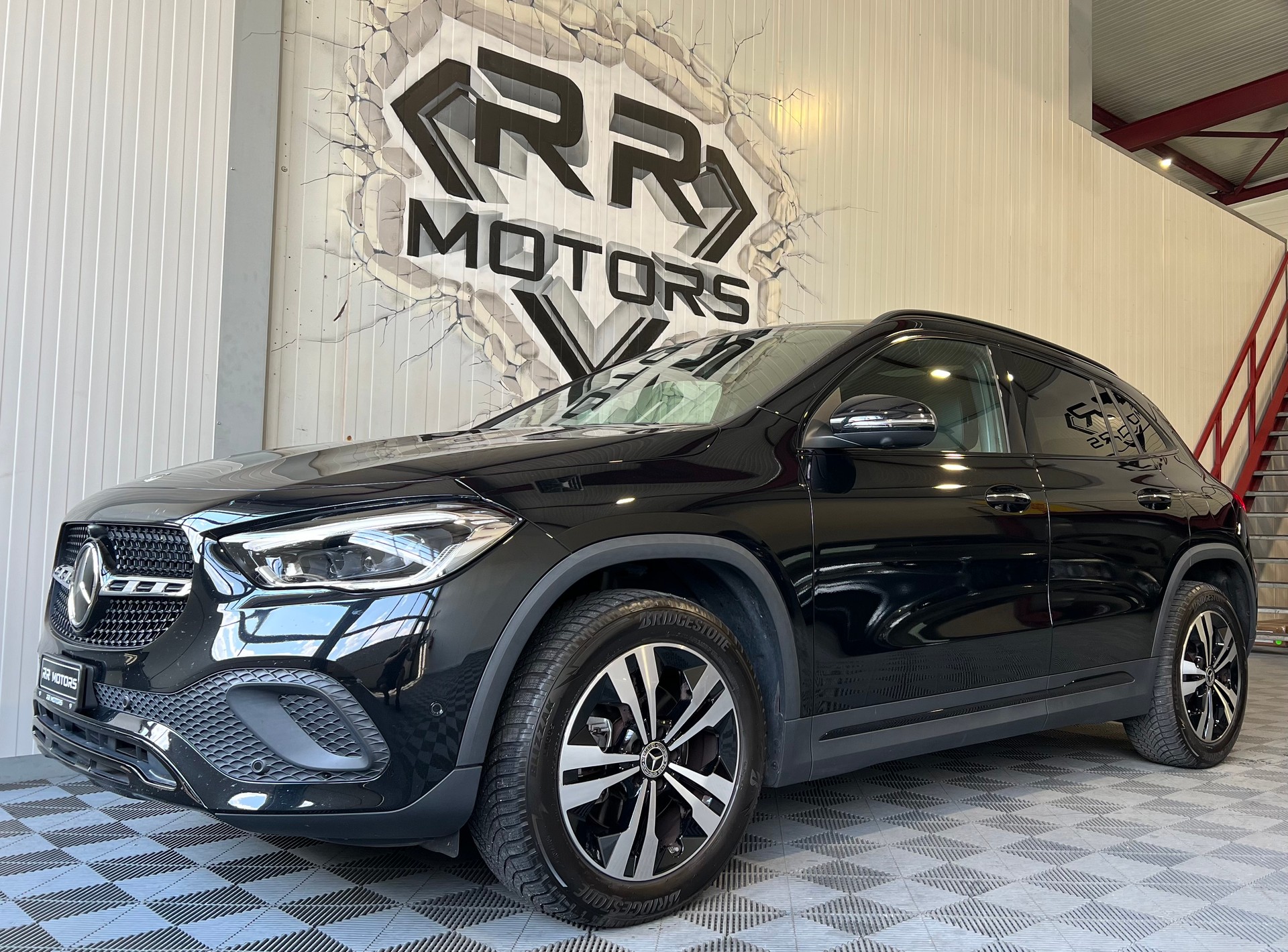 MERCEDES-BENZ GLA 200 Progressive 7G-DCT-image-0