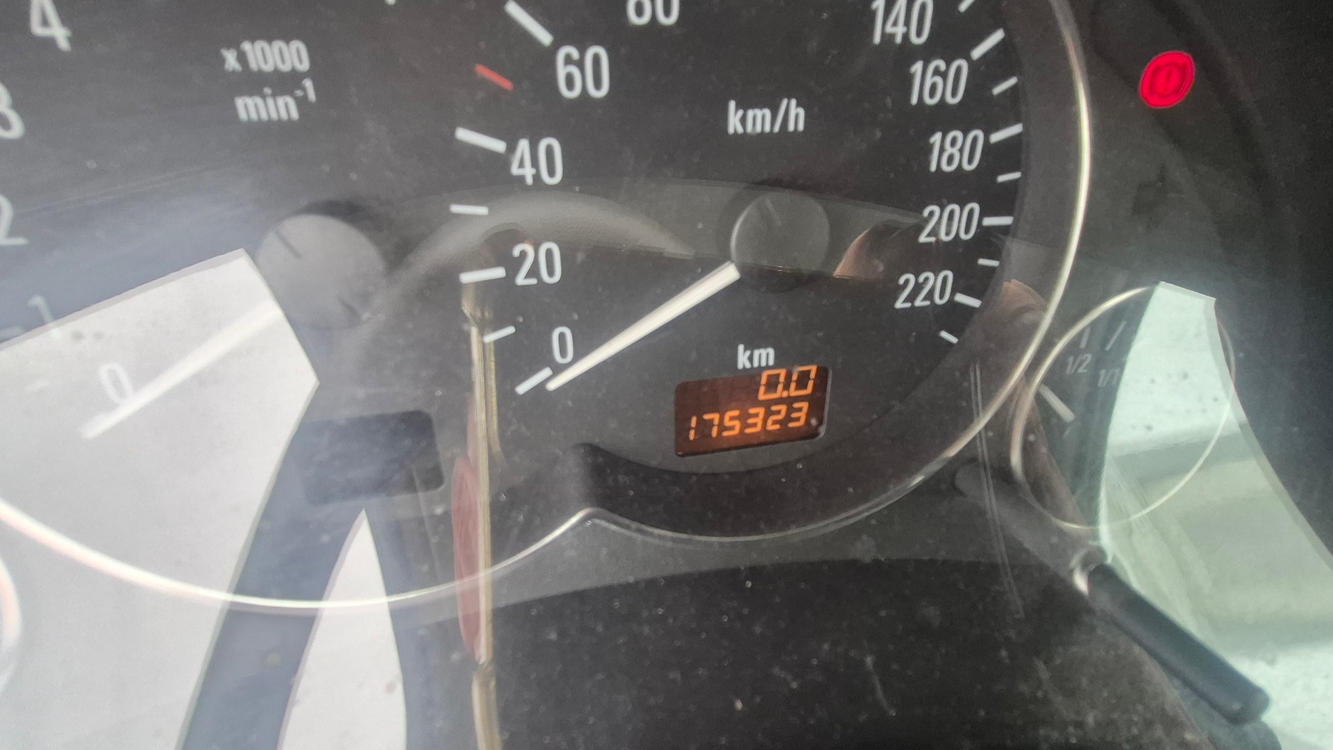 OPEL Meriva 1.6i 16V Essentia-image-11