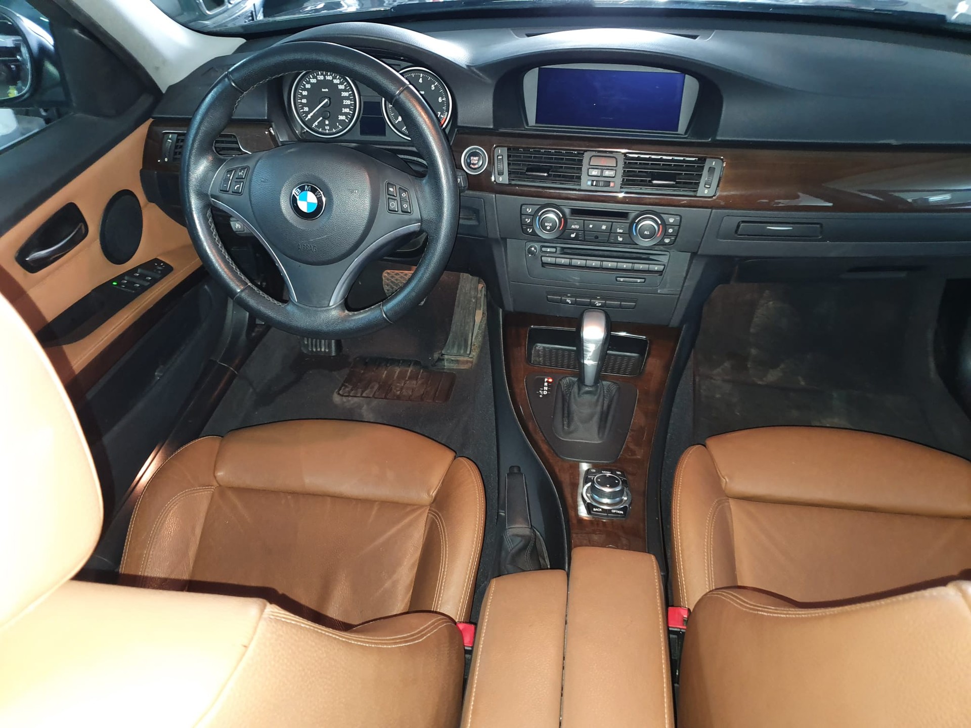 BMW 325i xDrive Touring Steptronic-image-7