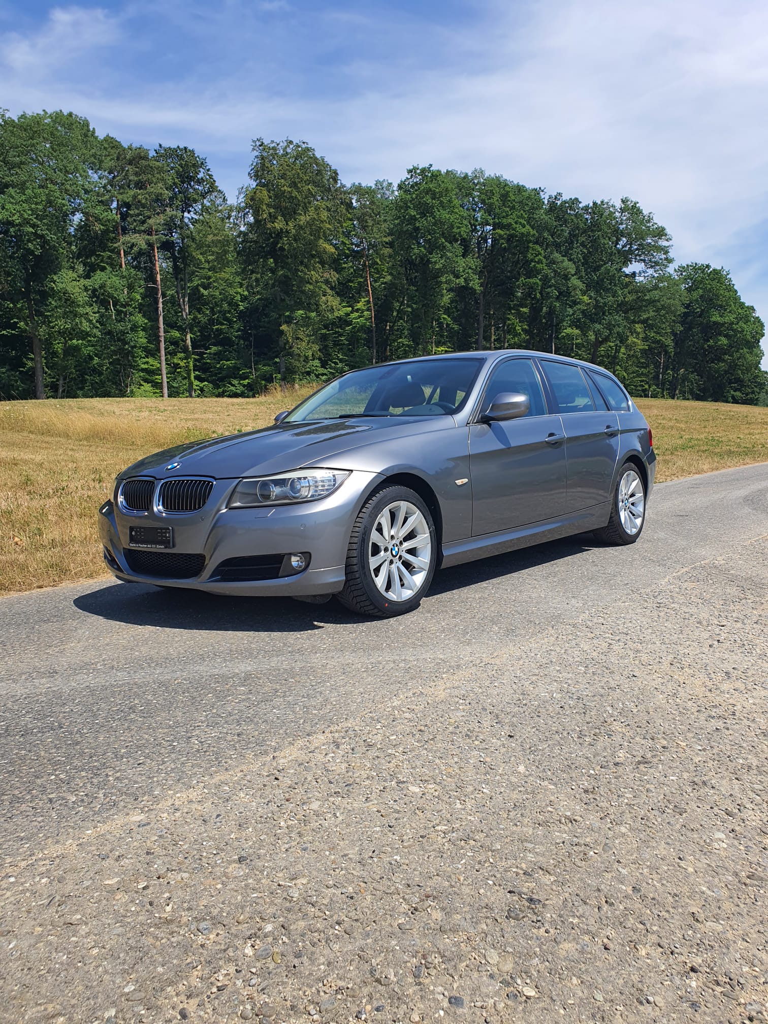 BMW 325i xDrive Touring Steptronic-image-2