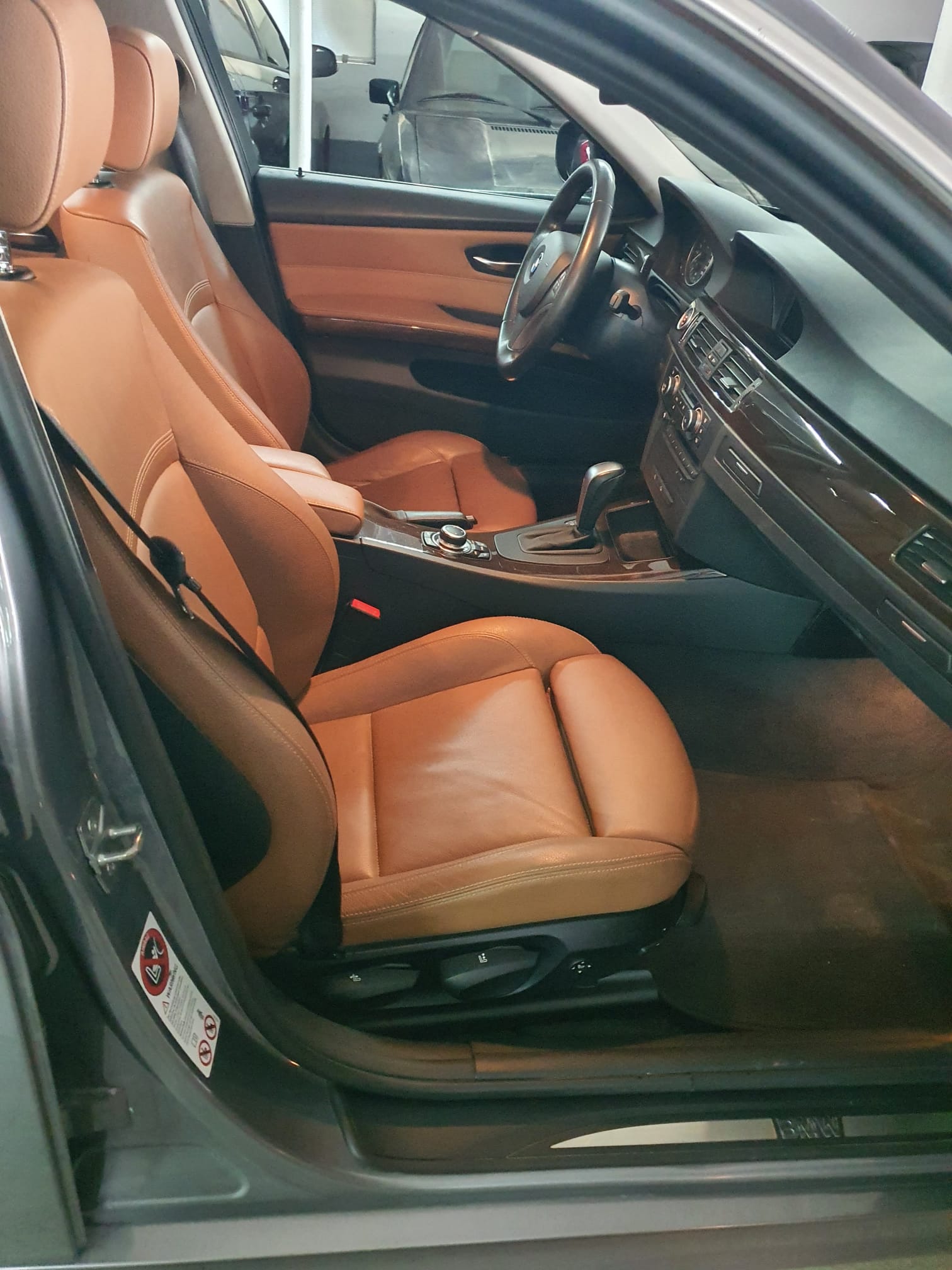 BMW 325i xDrive Touring Steptronic-image-8