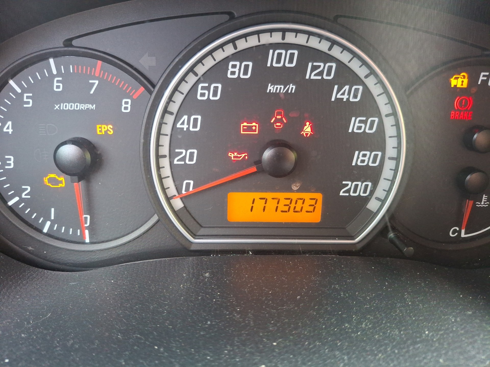 SUZUKI Swift 1.3i 16V GL-image-10
