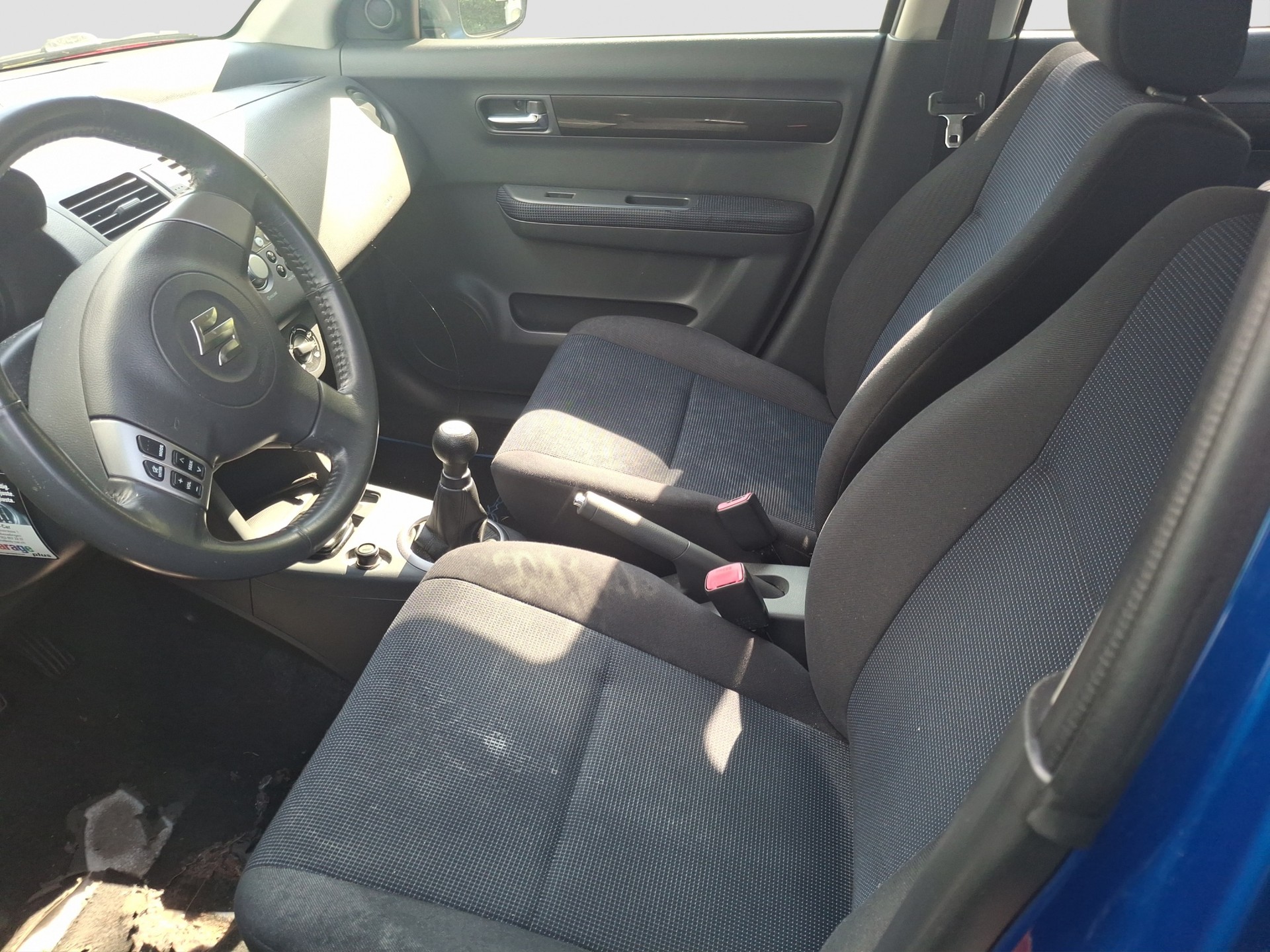 SUZUKI Swift 1.3i 16V GL-image-7