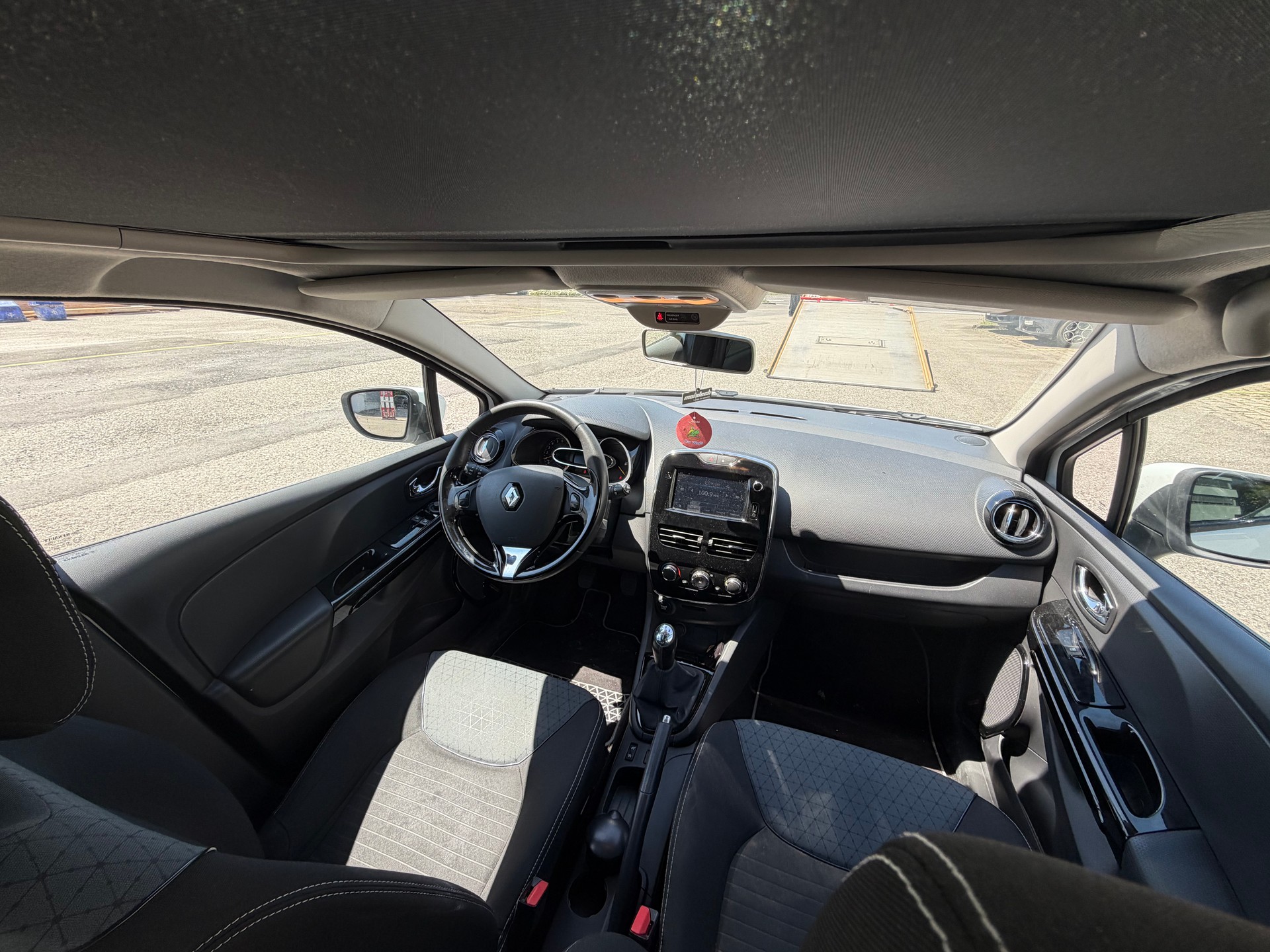 RENAULT Clio 0.9 12V Dynamique-image-8