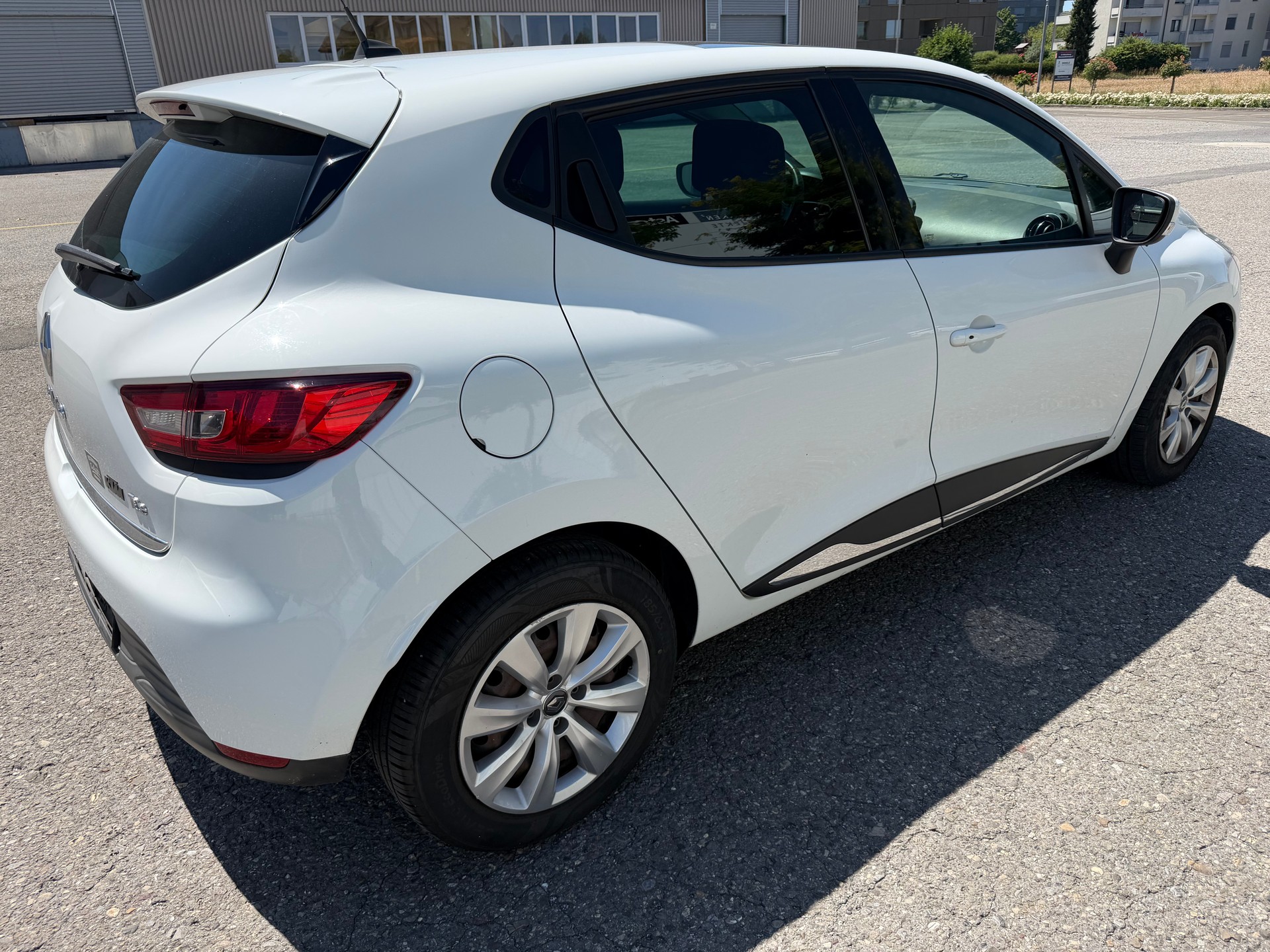 RENAULT Clio 0.9 12V Dynamique-image-0