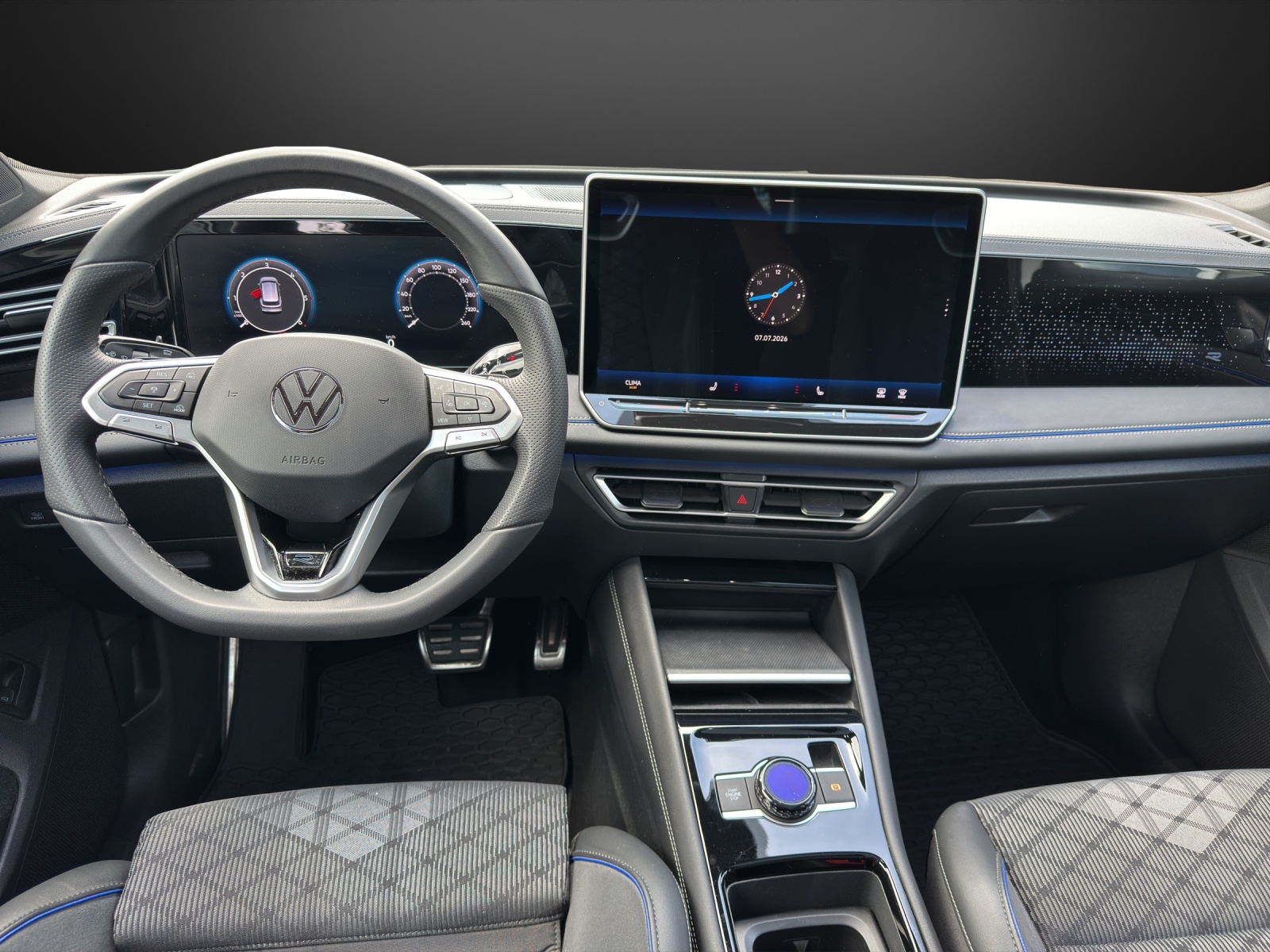 VW Tiguan 2.0 TDI SCR R-Line 4Motion DSG-image-9