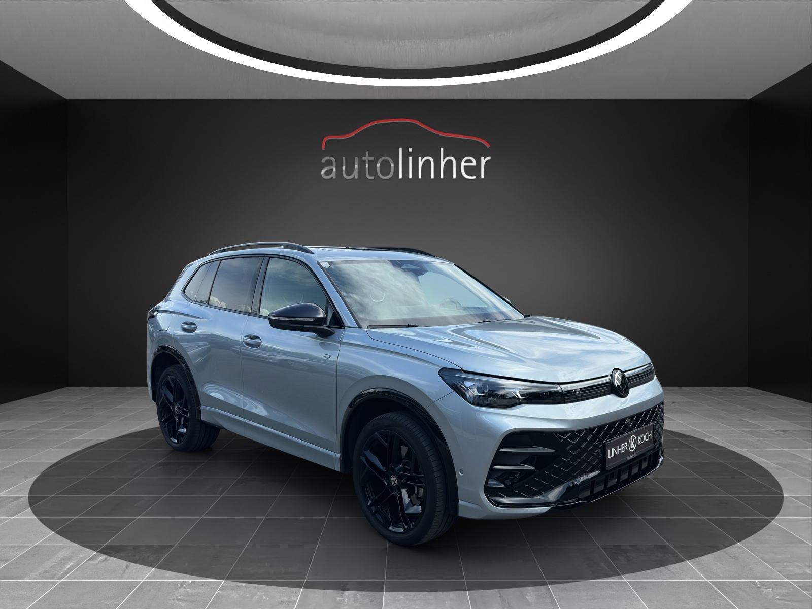 VW Tiguan 2.0 TDI SCR R-Line 4Motion DSG-image-5