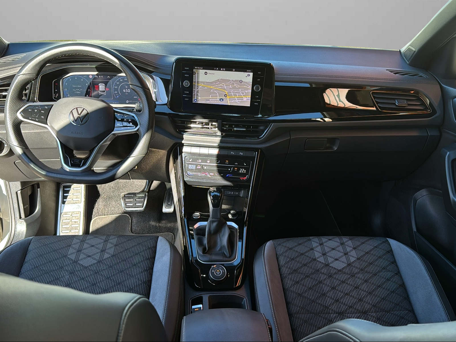VW T-Roc 2.0 TSI R-Line DSG 4Motion-image-12
