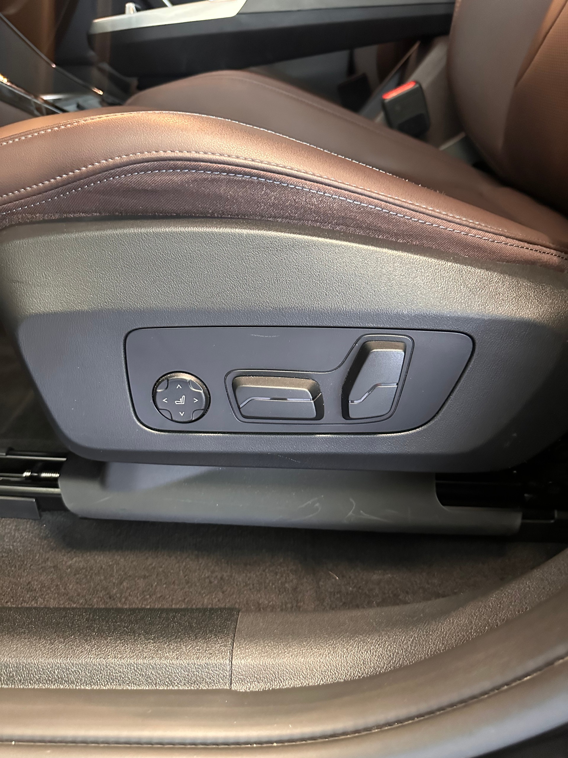 BMW X1 30e xDrive paddles-image-11