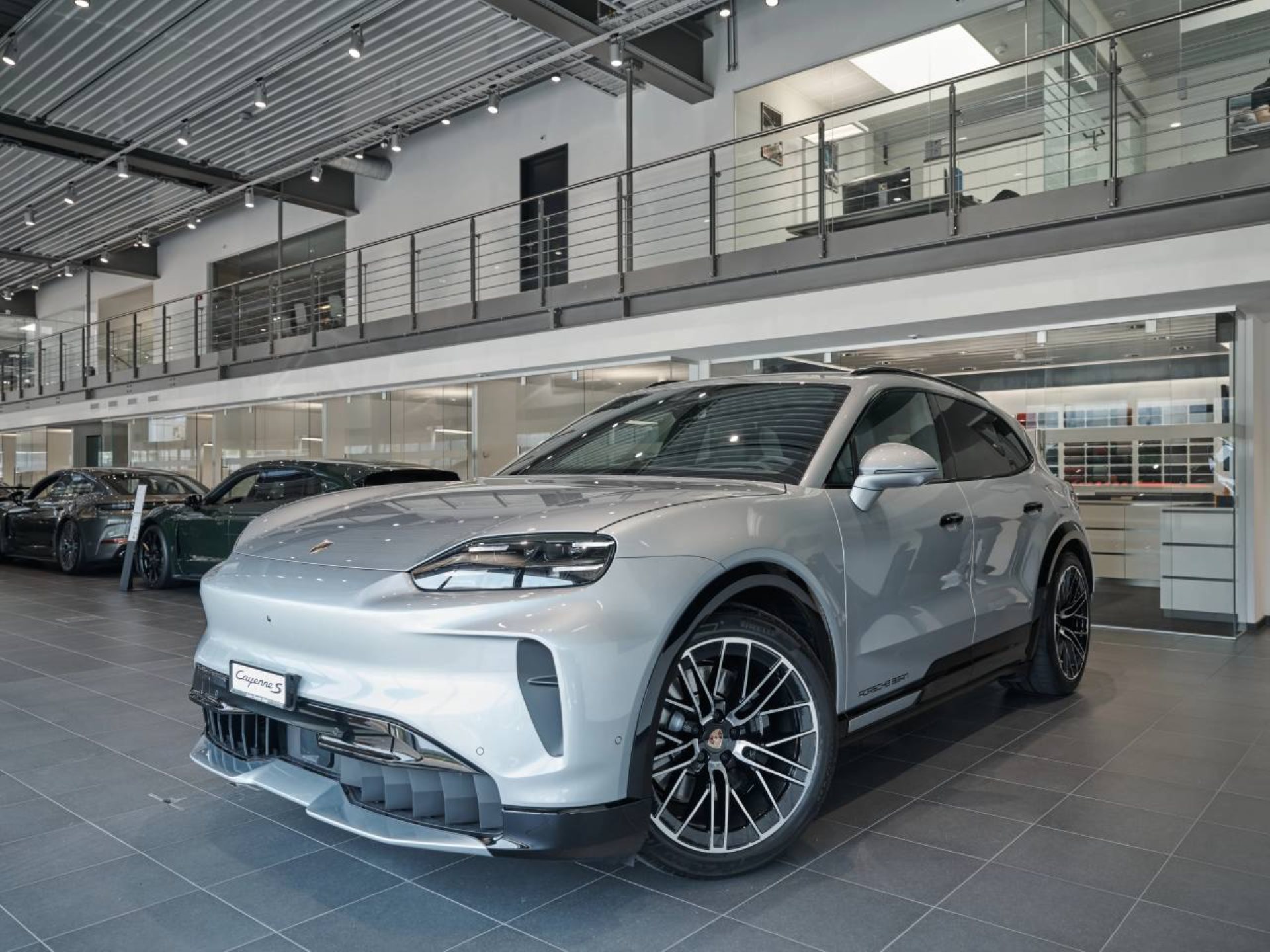 PORSCHE Cayenne S Electric-image-7