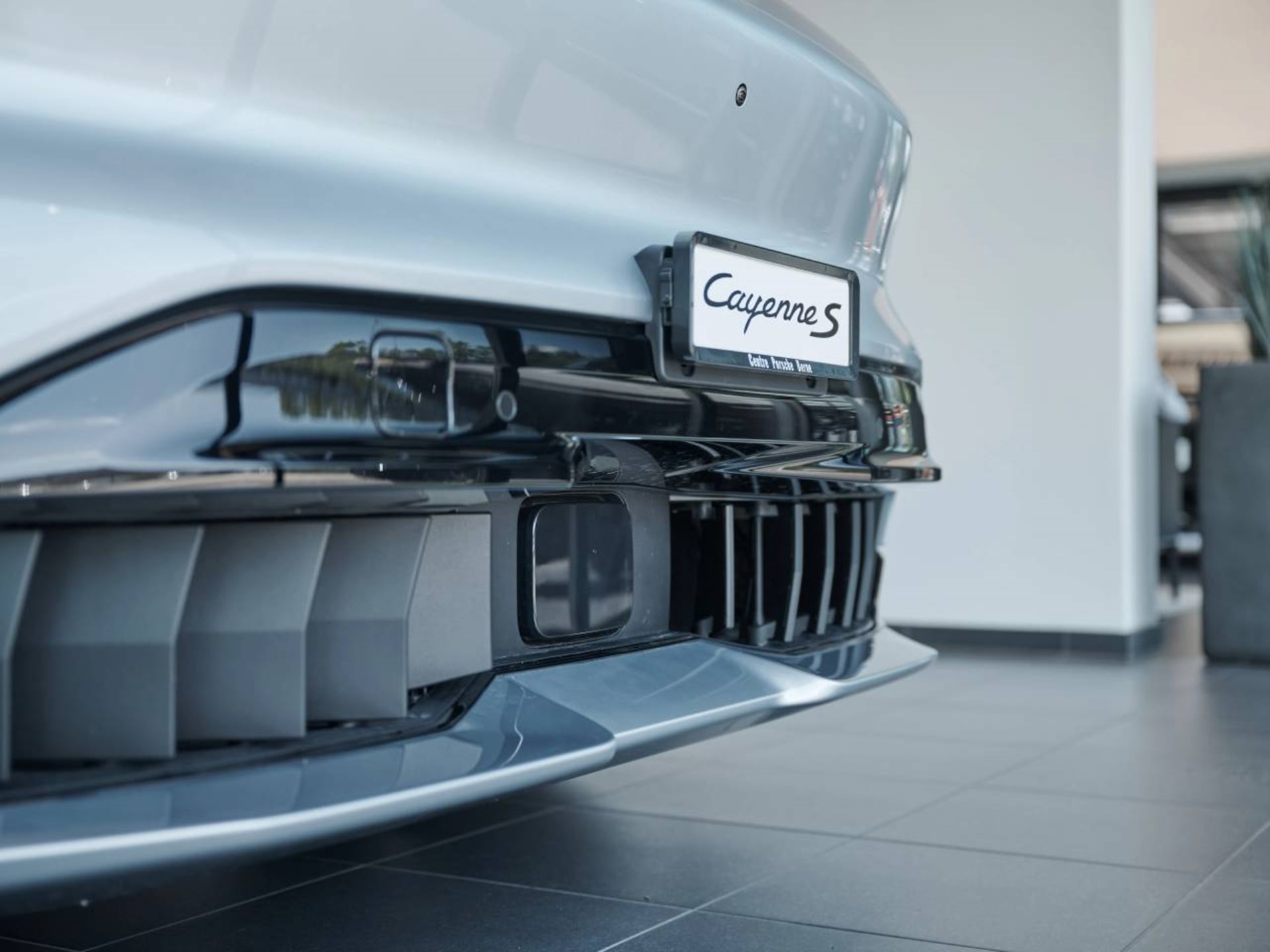 PORSCHE Cayenne S Electric-image-26
