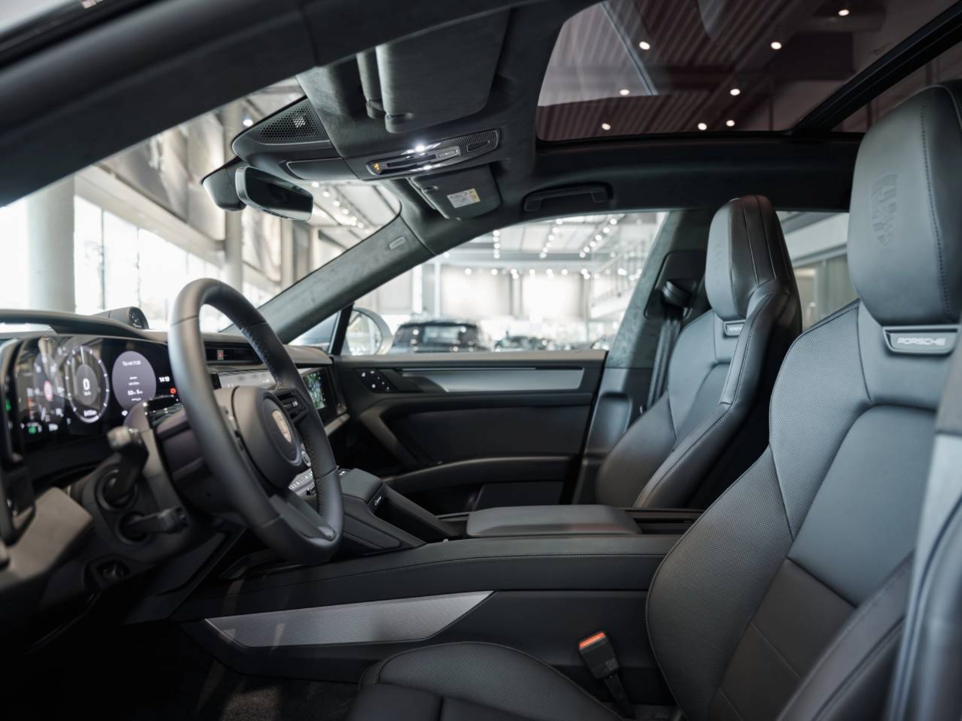 PORSCHE Cayenne S Electric-image-3