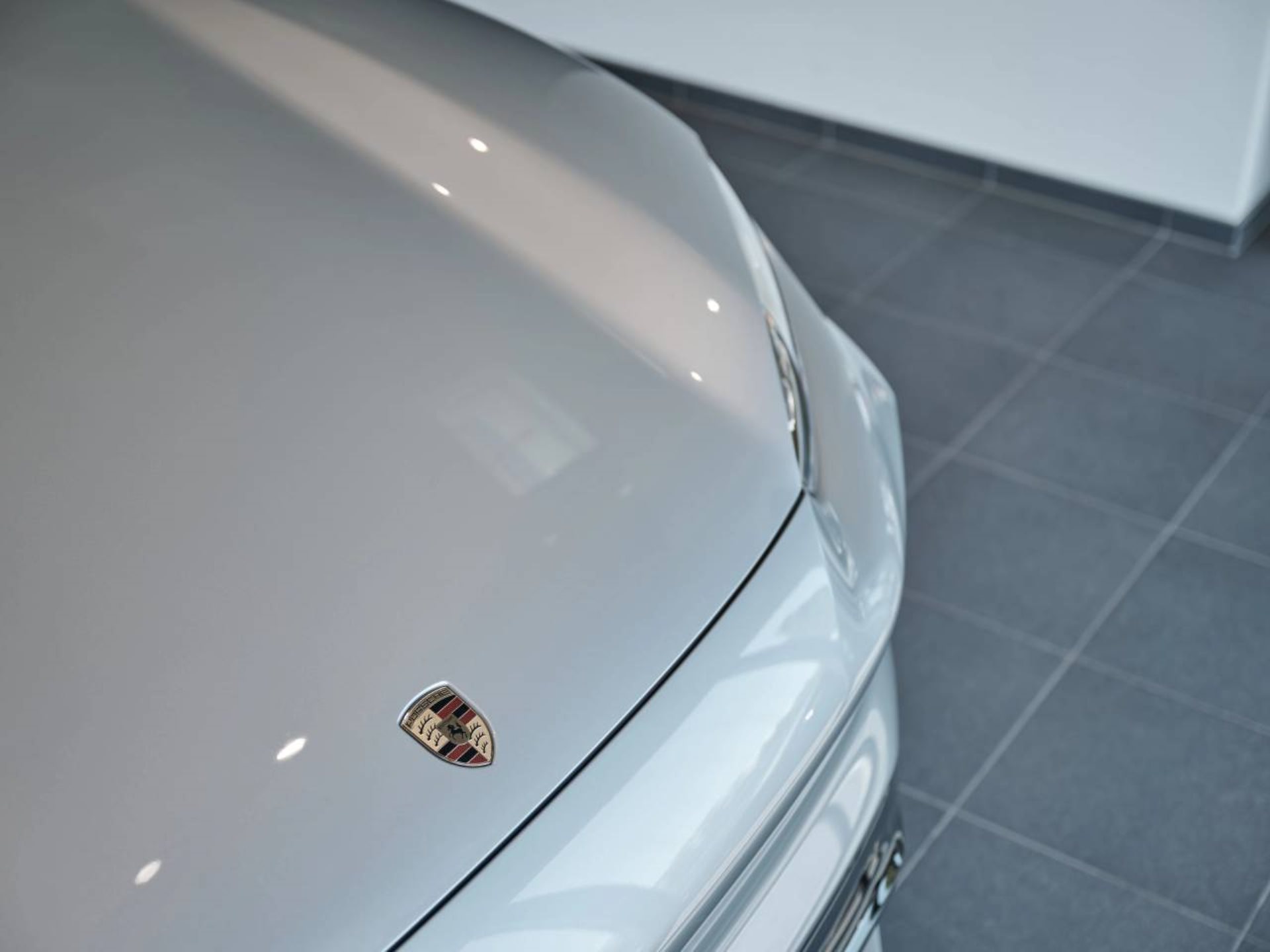 PORSCHE Cayenne S Electric-image-25