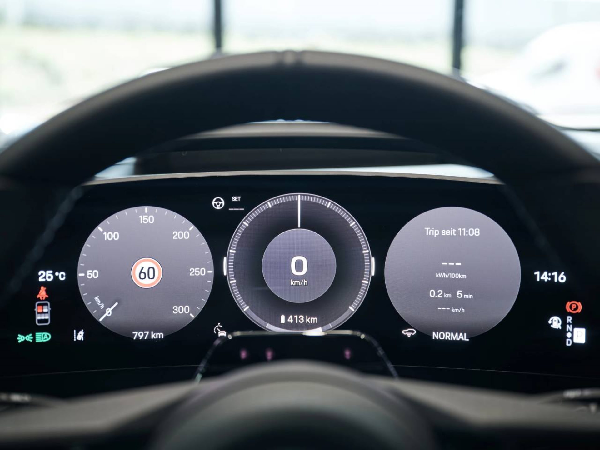 PORSCHE Cayenne S Electric-image-15