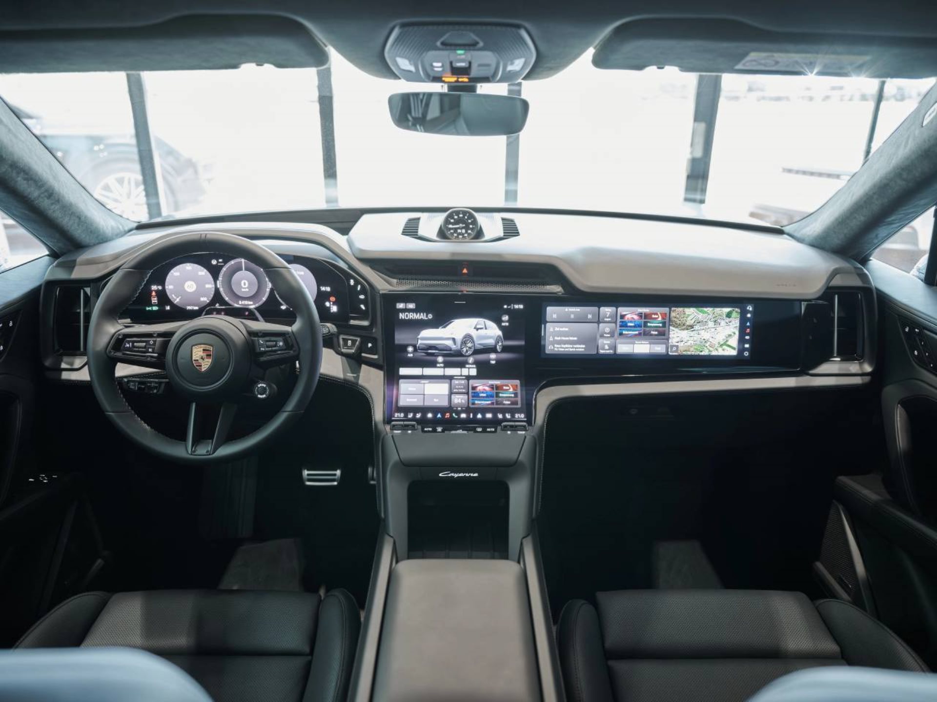 PORSCHE Cayenne S Electric-image-16
