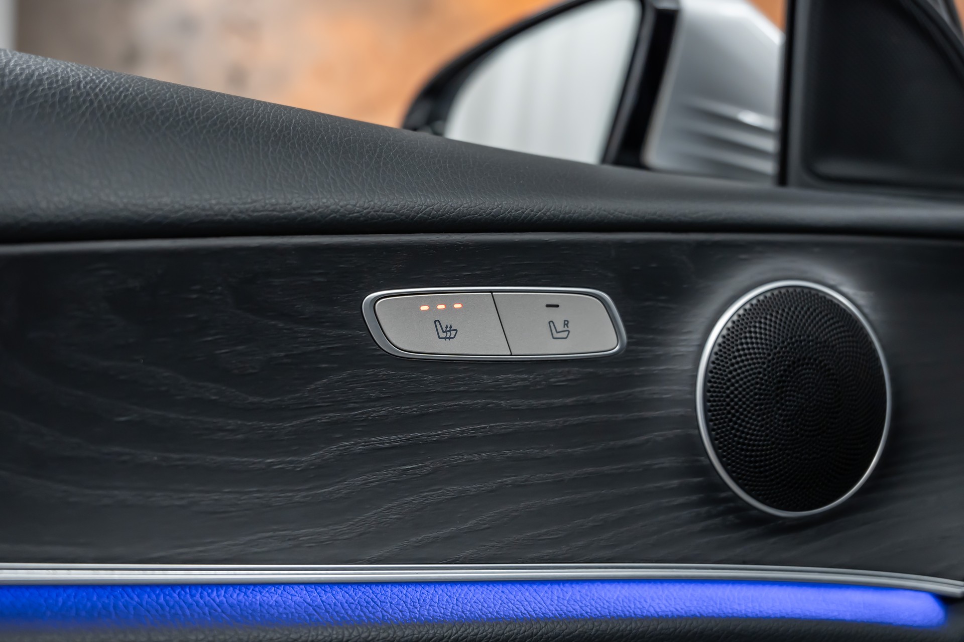 MERCEDES-BENZ E 300 de Avantgarde 9G-Tronic *Panorama*Head-Up*Fahrassist*360°*-image-19