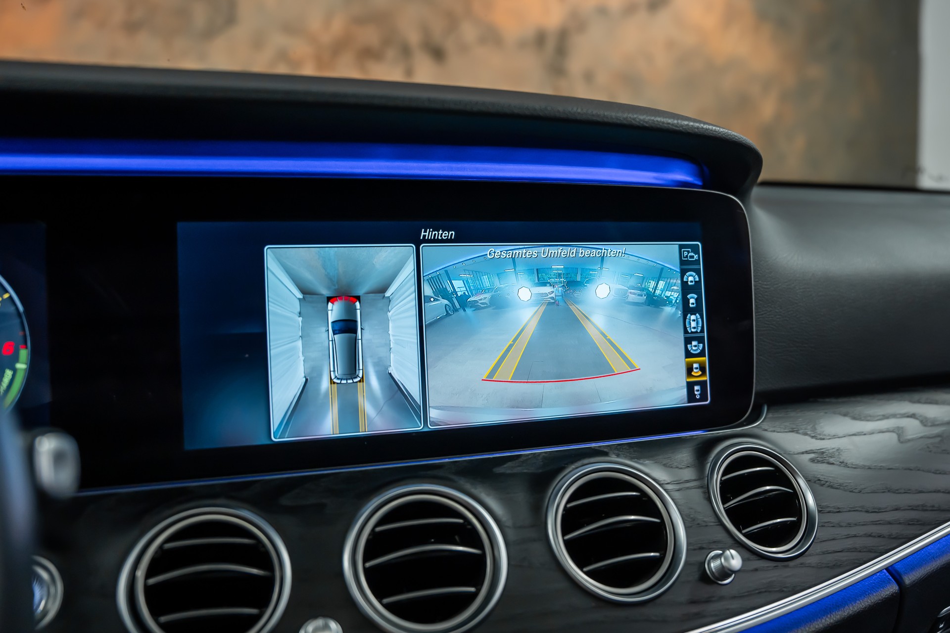 MERCEDES-BENZ E 300 de Avantgarde 9G-Tronic *Panorama*Head-Up*Fahrassist*360°*-image-26
