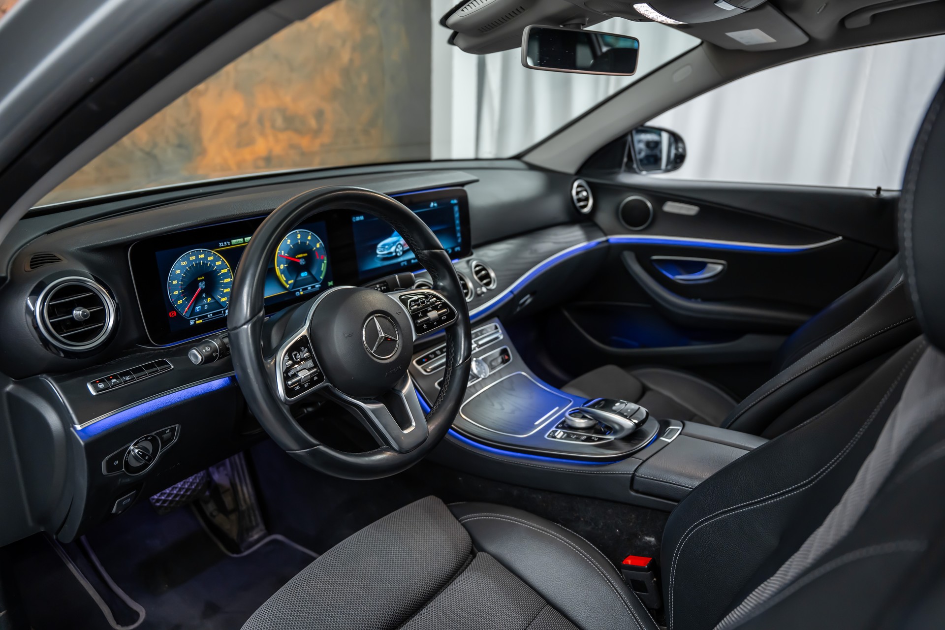 MERCEDES-BENZ E 300 de Avantgarde 9G-Tronic *Panorama*Head-Up*Fahrassist*360°*-image-11