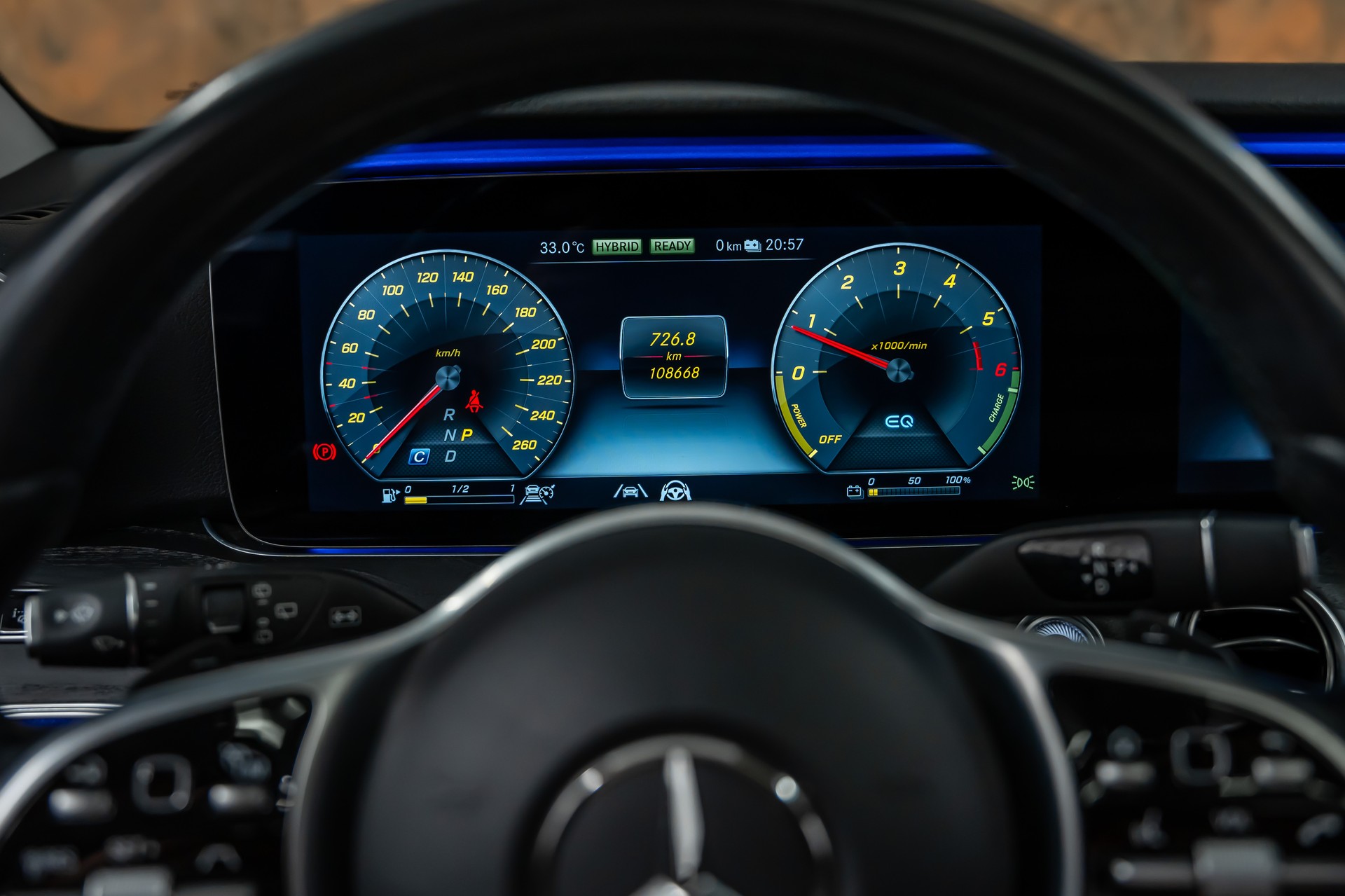 MERCEDES-BENZ E 300 de Avantgarde 9G-Tronic *Panorama*Head-Up*Fahrassist*360°*-image-21
