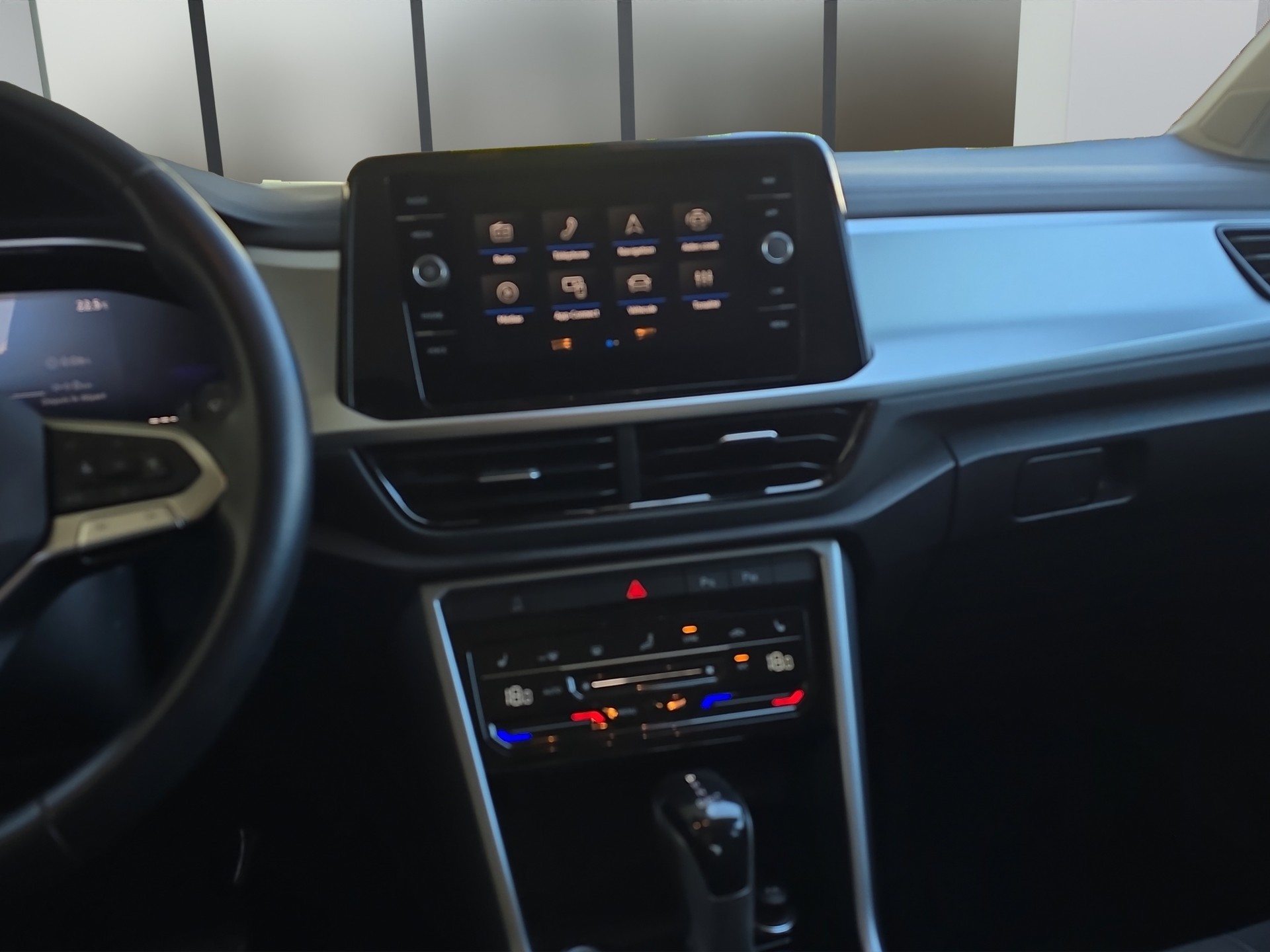 VW T-Roc 1.5 TSI Life United DSG-image-11