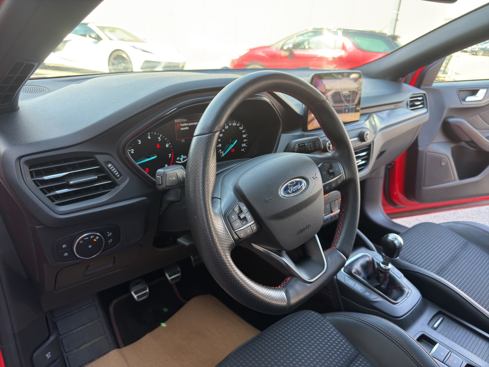 FORD Focus 1.5 SCTi ST-Line-image-23