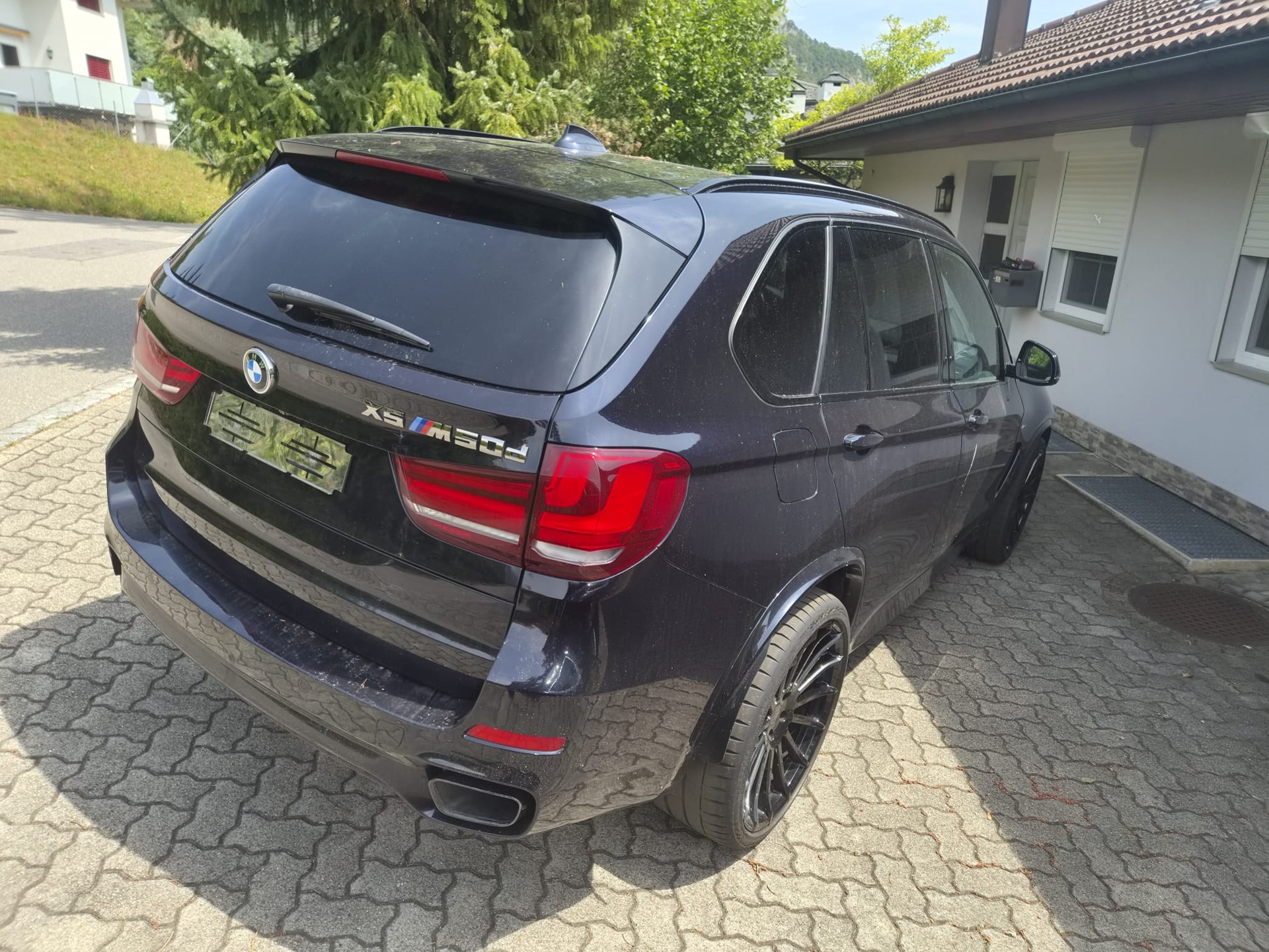 BMW X5 xDrive M50d Steptronic-image-2