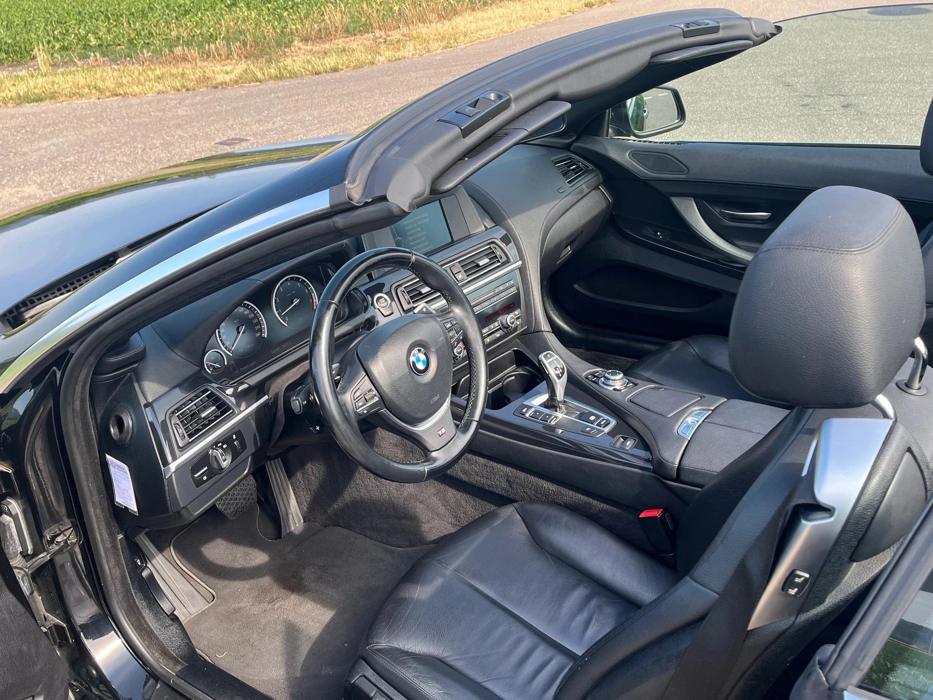 BMW 640i Cabrio-image-9