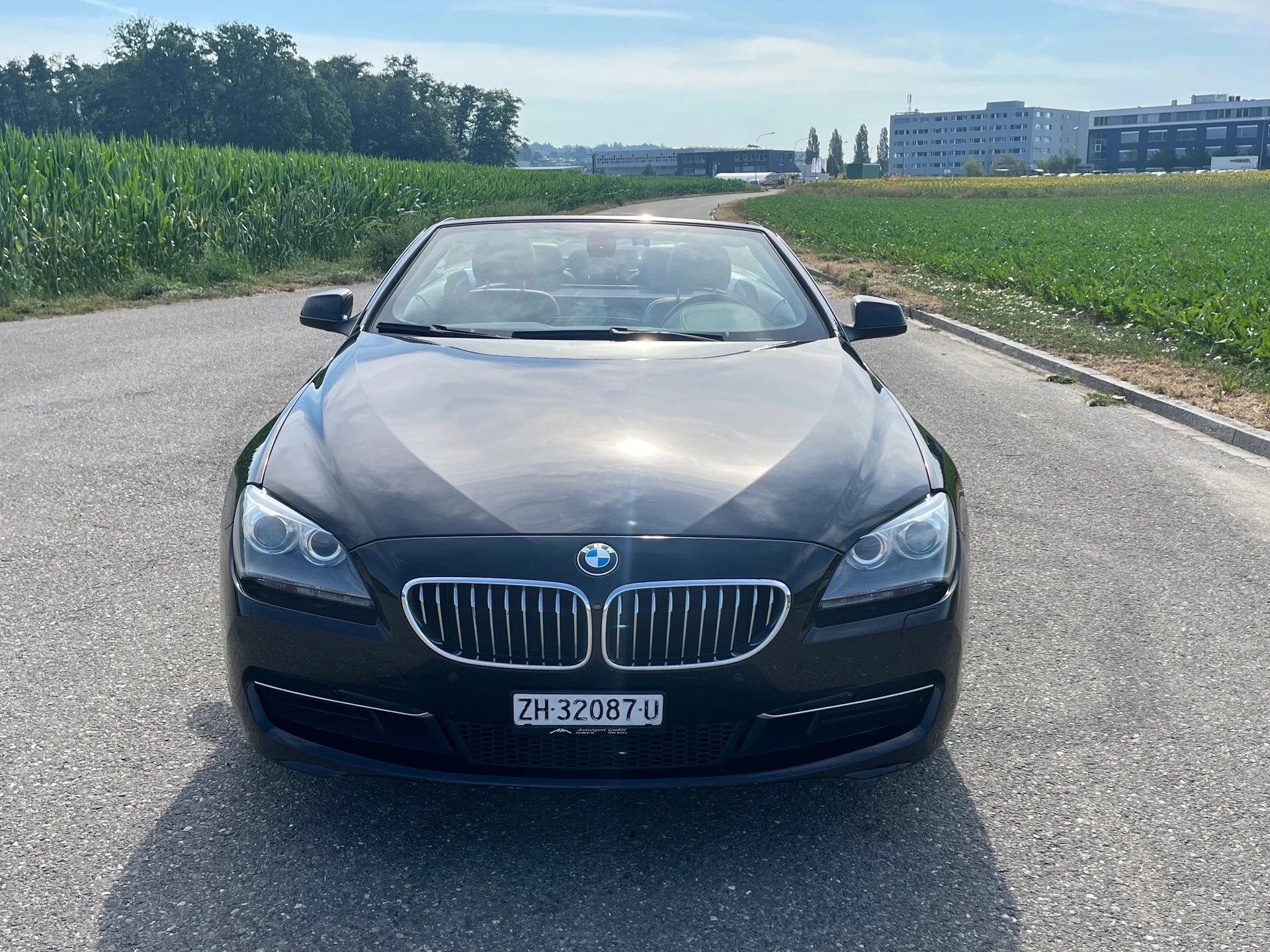 BMW 640i Cabrio-image-2