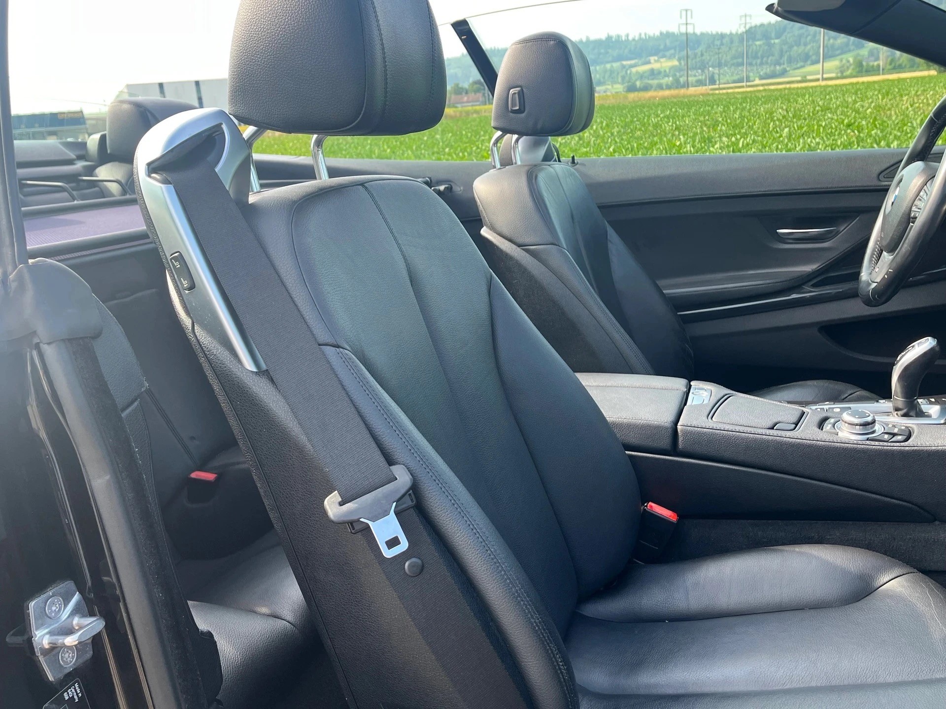 BMW 640i Cabrio-image-10