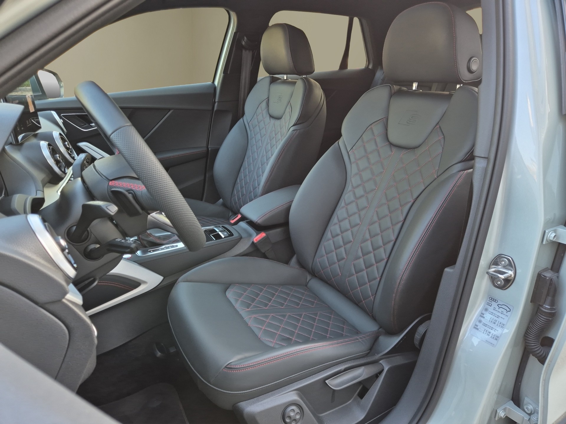 AUDI SQ2 TFSI quattro S-tronic-image-8
