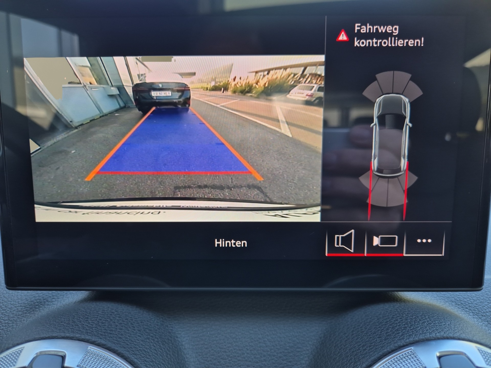 AUDI SQ2 TFSI quattro S-tronic-image-16