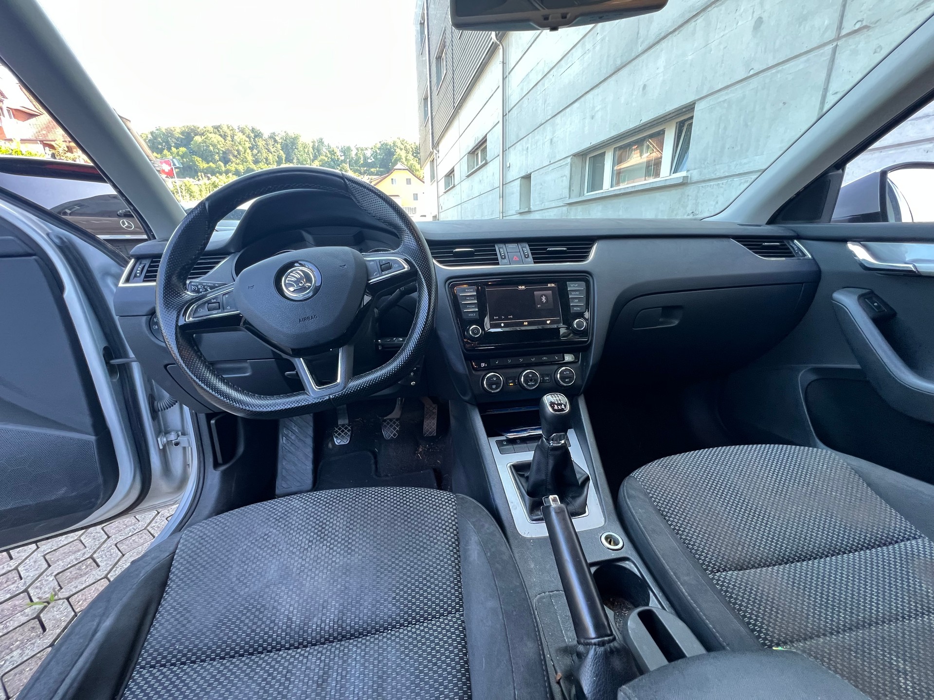 SKODA Octavia Combi 2.0 TDI Ambition 4x4 *TOP*-image-10